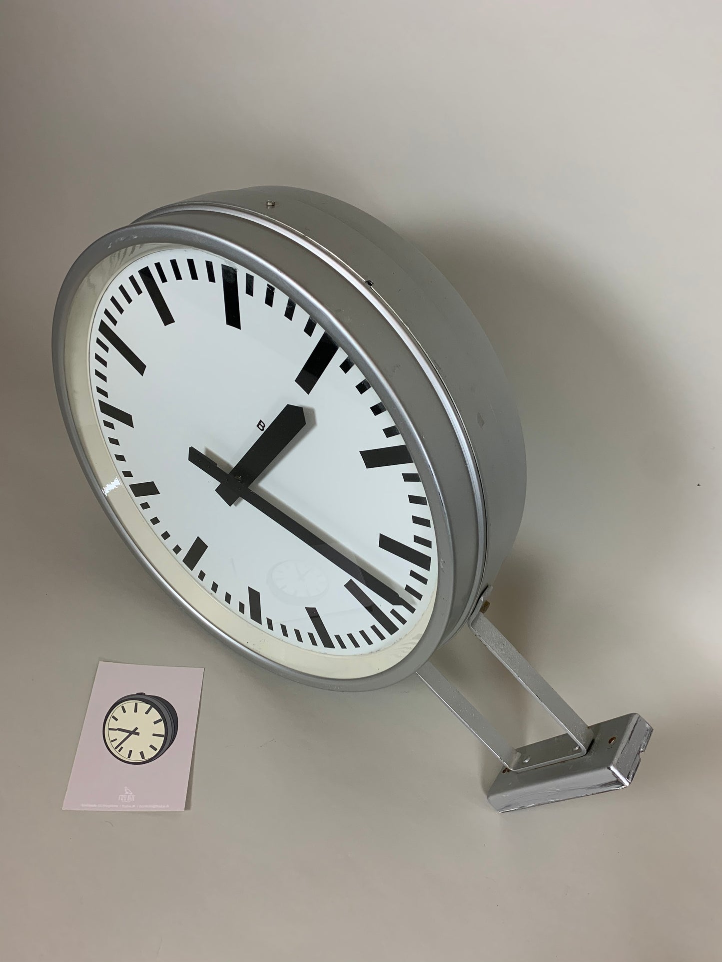 Banegårdsur - Dobbeltsidigt