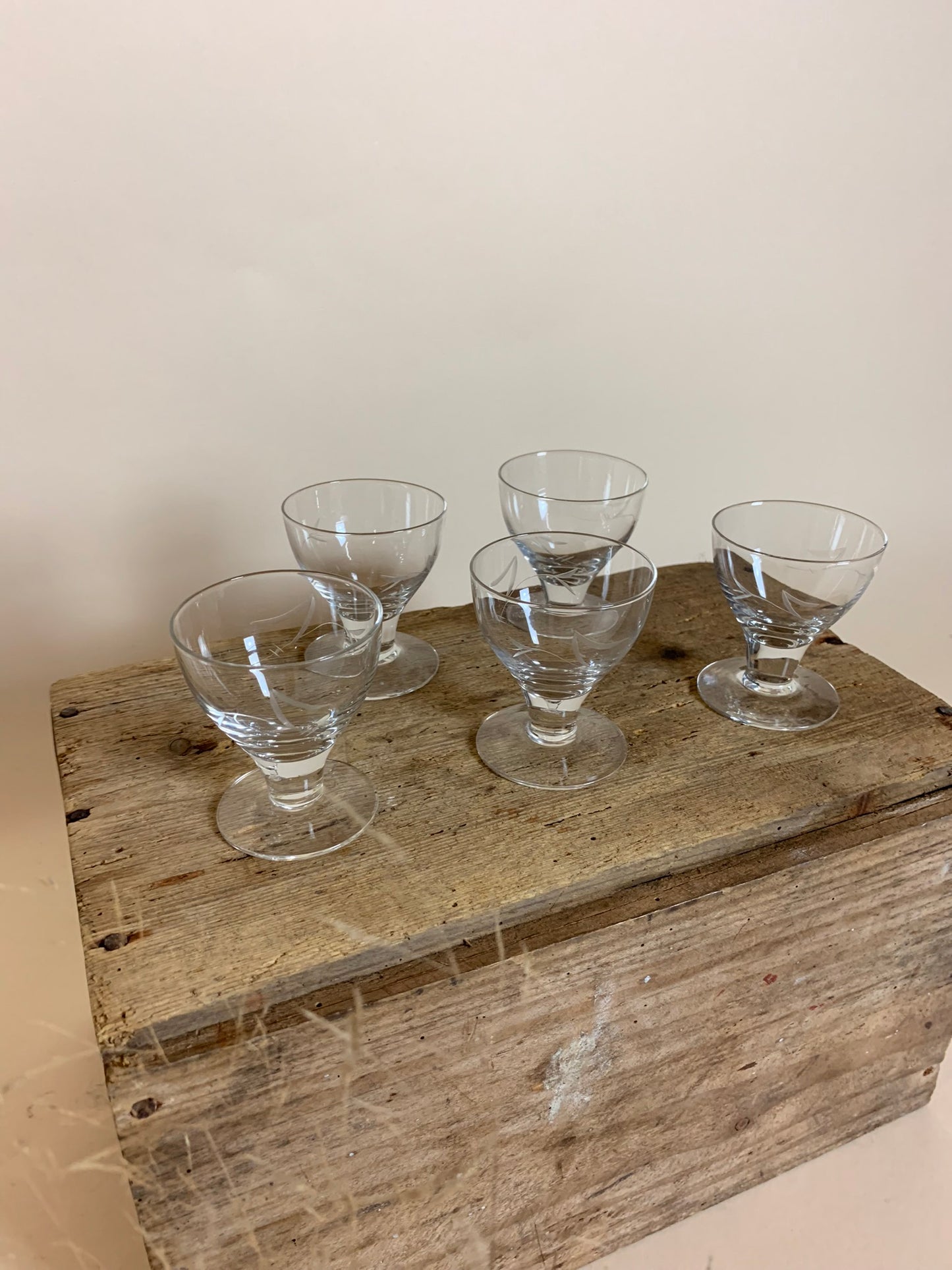 5 små fine glas - sælges samlet, prisen er for alle 5