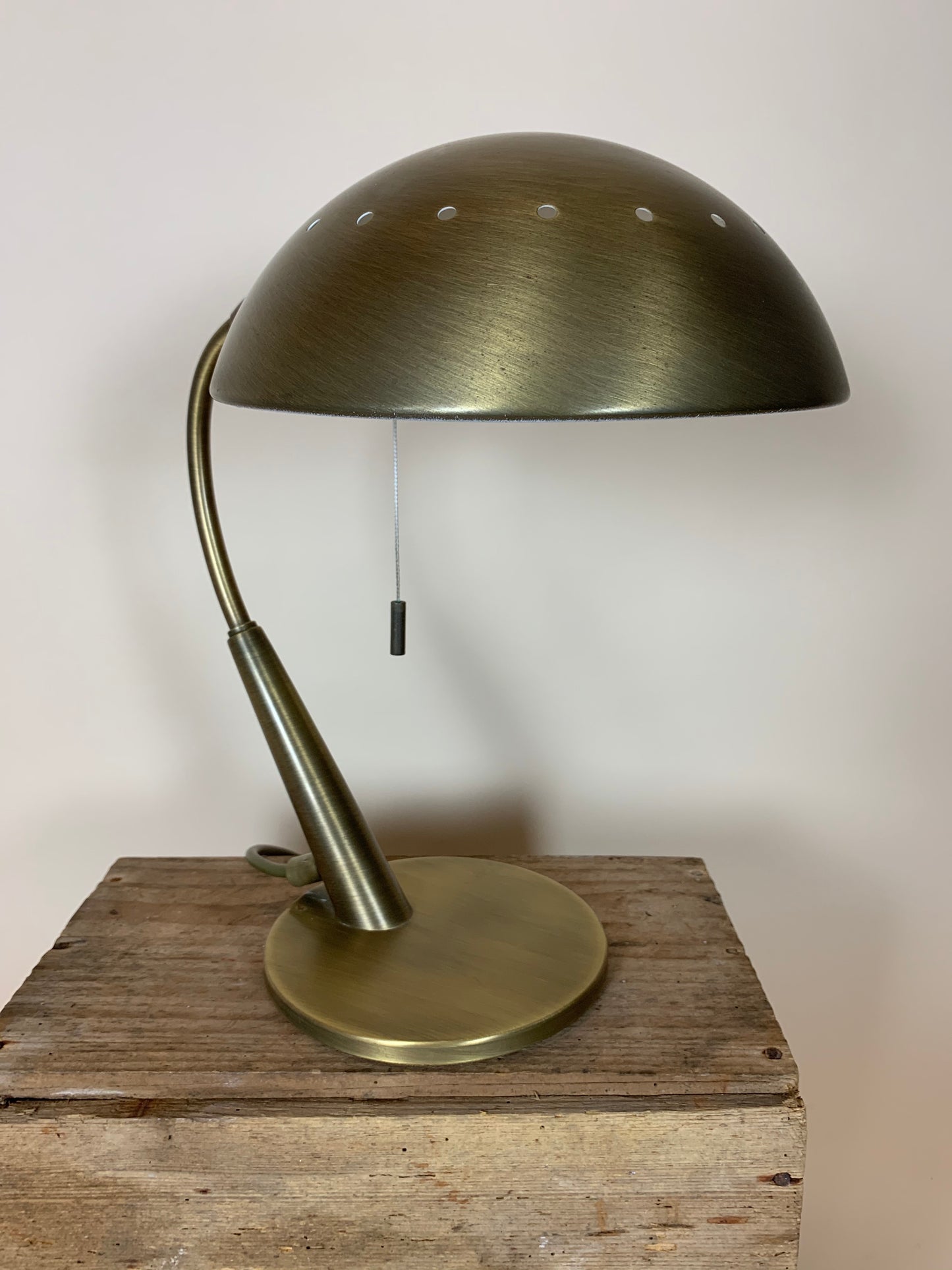 Hillebrand messinglampe med træksnor