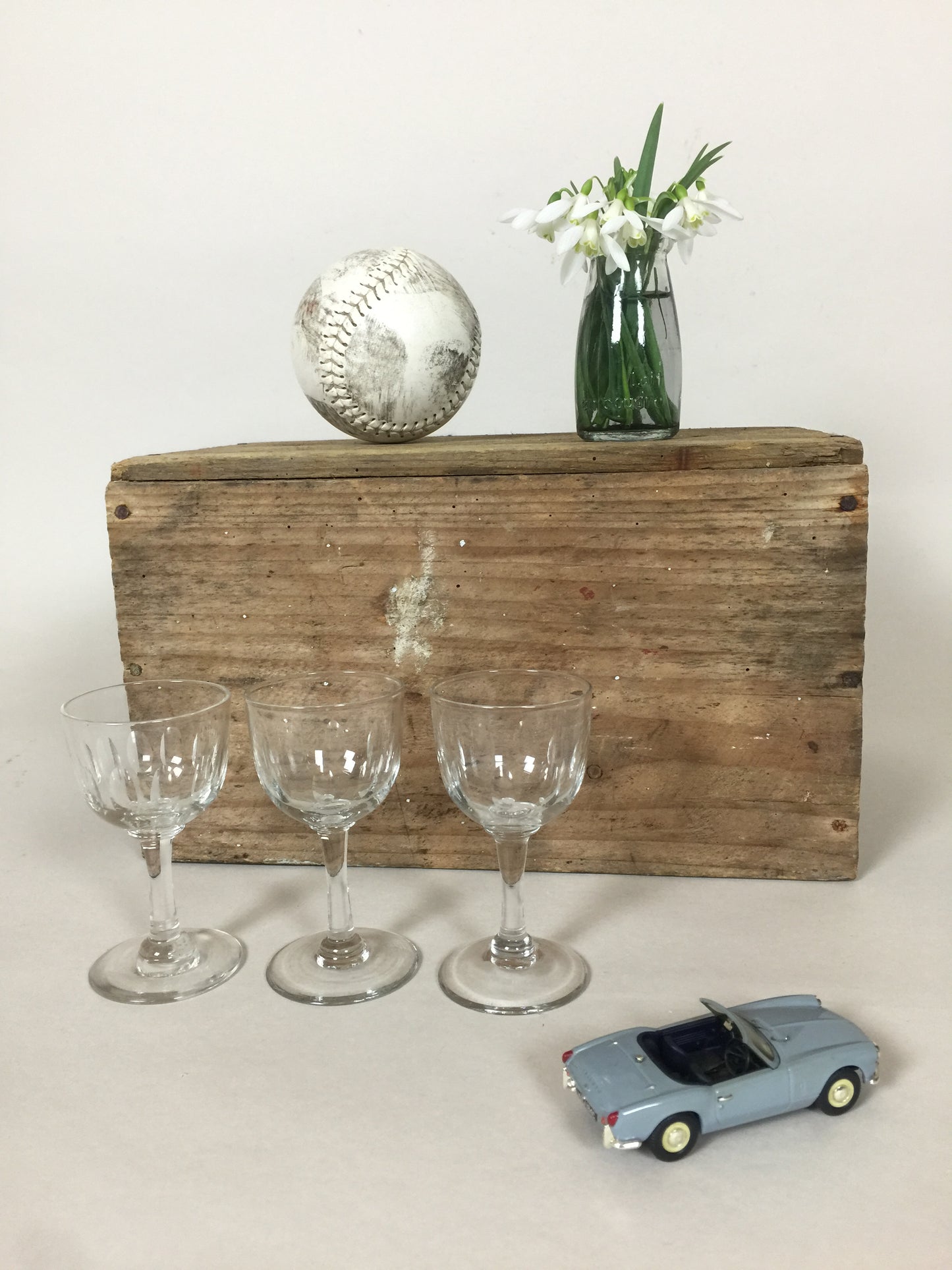 Tre fine og gamle glas