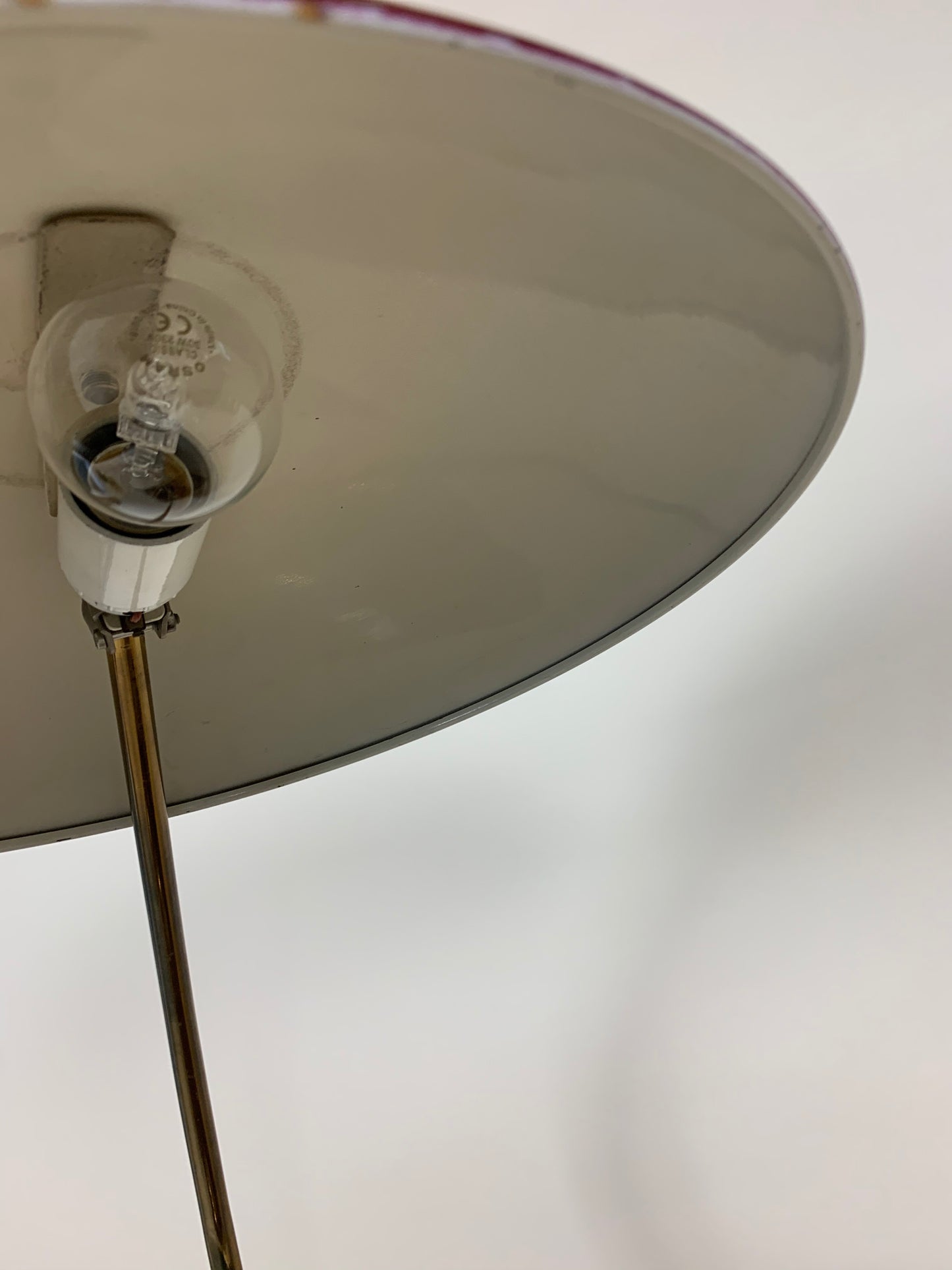 Helo vintagelampe i mørk rød