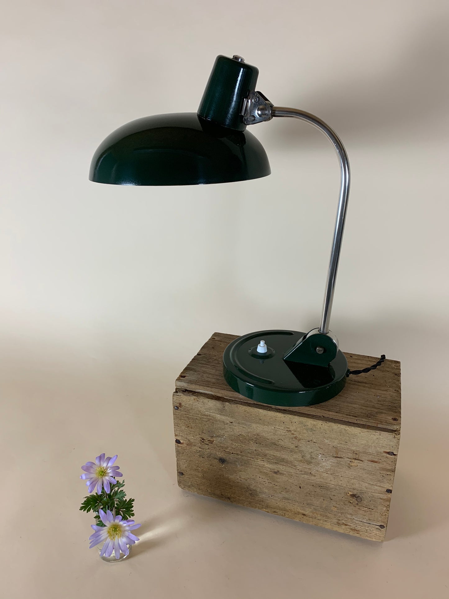 Bordlampe designet af Christian Dell for Koranda
