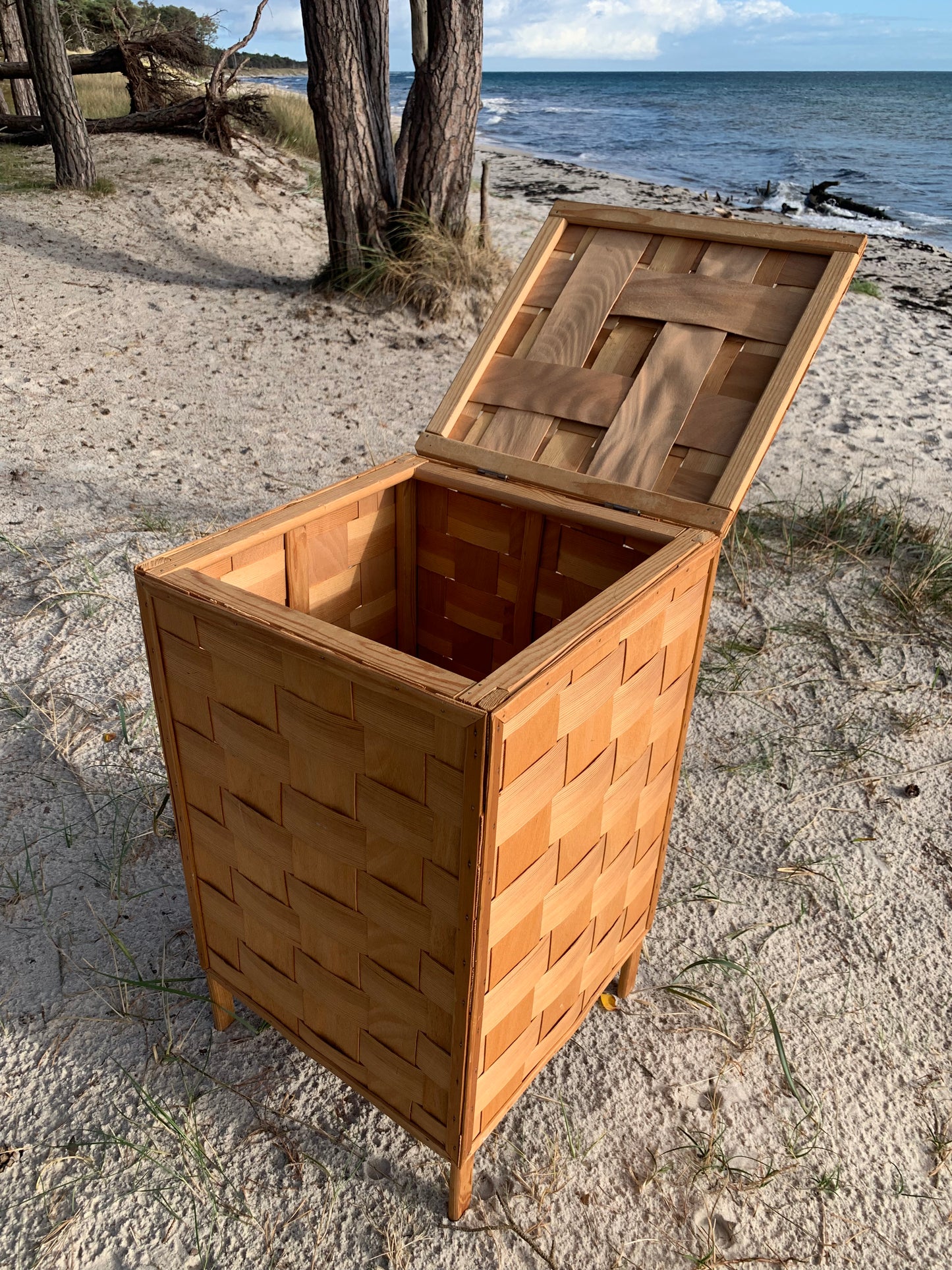 Flettet spånkurv med låg