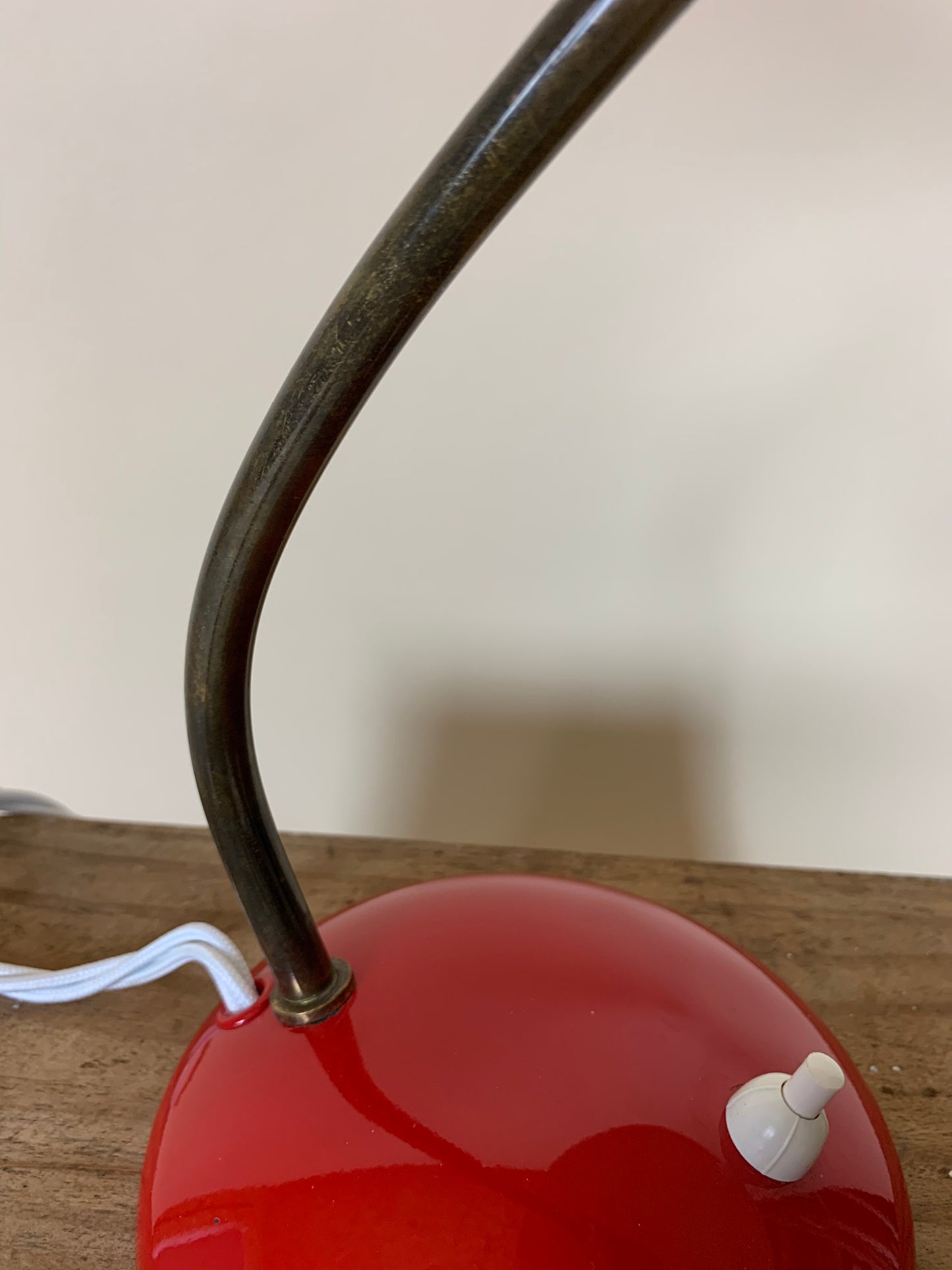 Smuk rød Christian Dell bordlampe