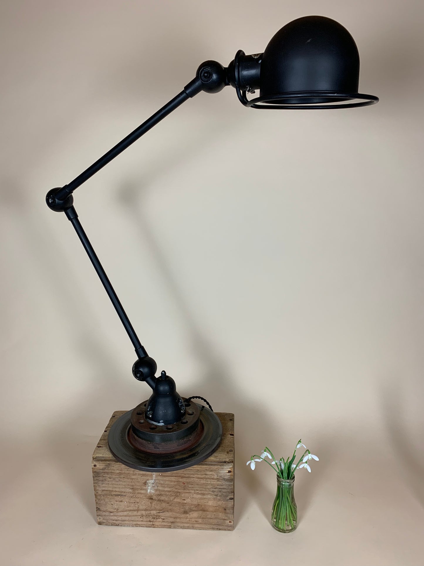 Sort Jieldé væg eller bordlampe med tænd/sluk kontakt