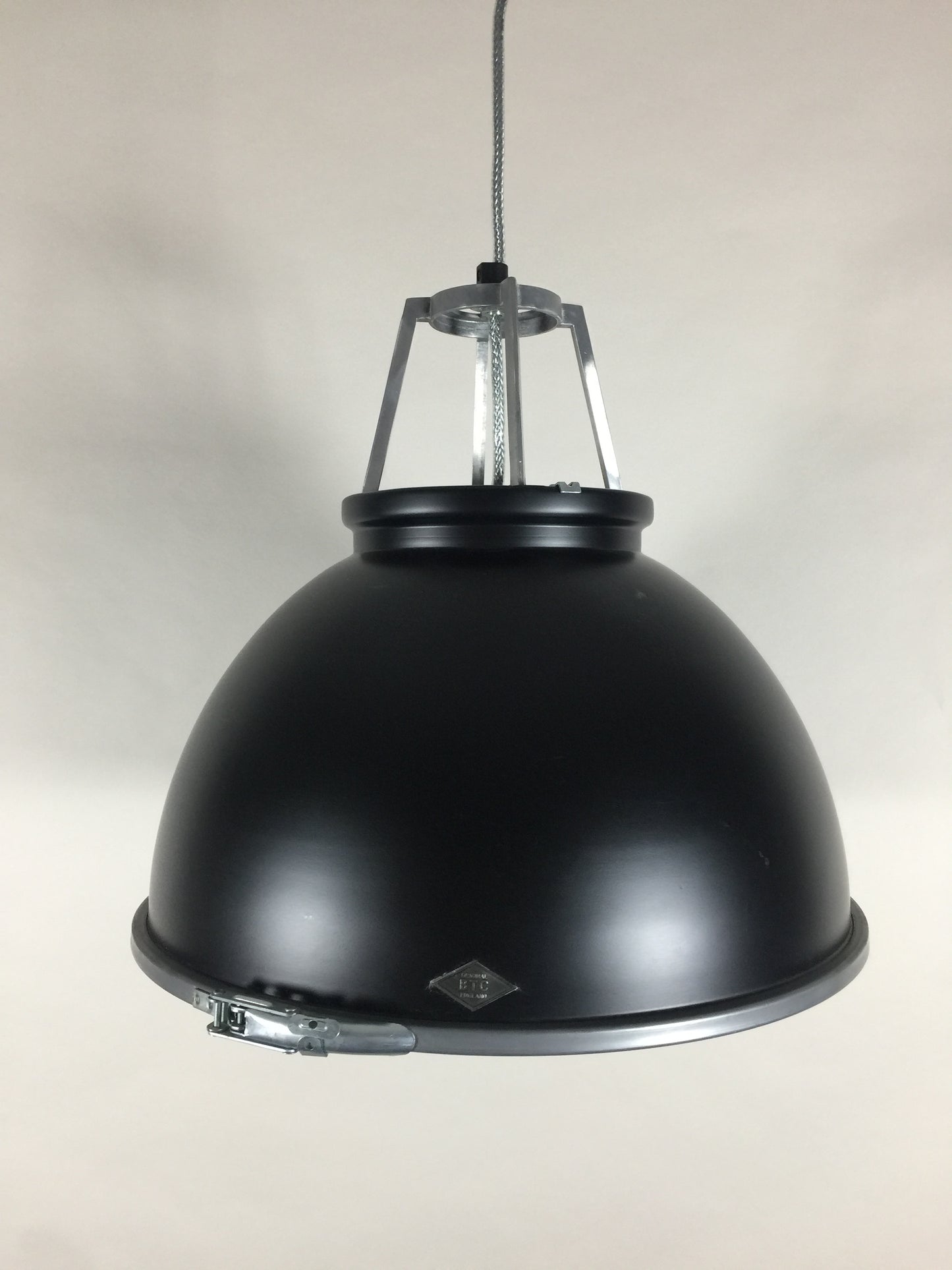 Original BTC lampe - Titan stor model med sandblæst glas