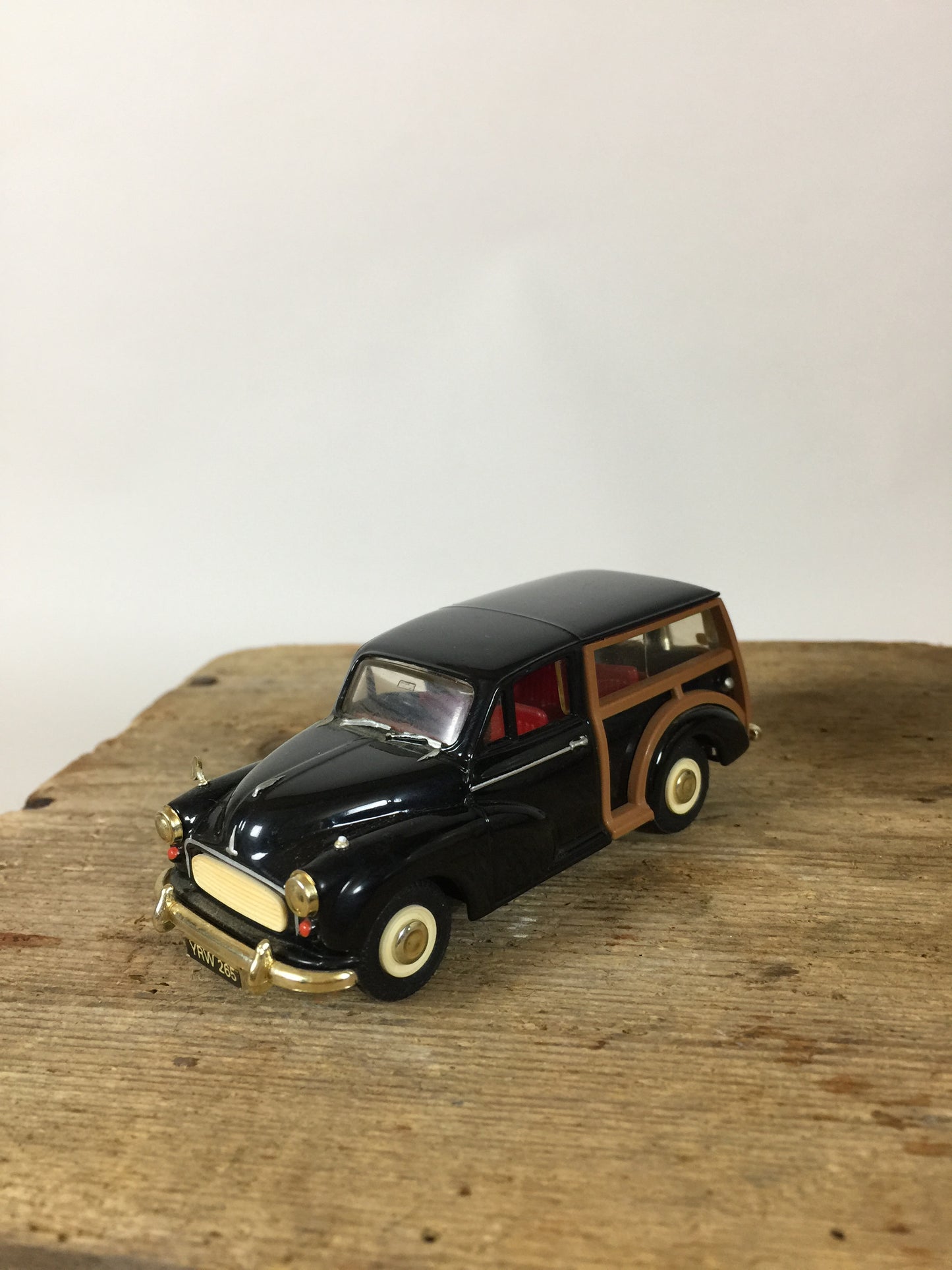 Fin Morris modelbil