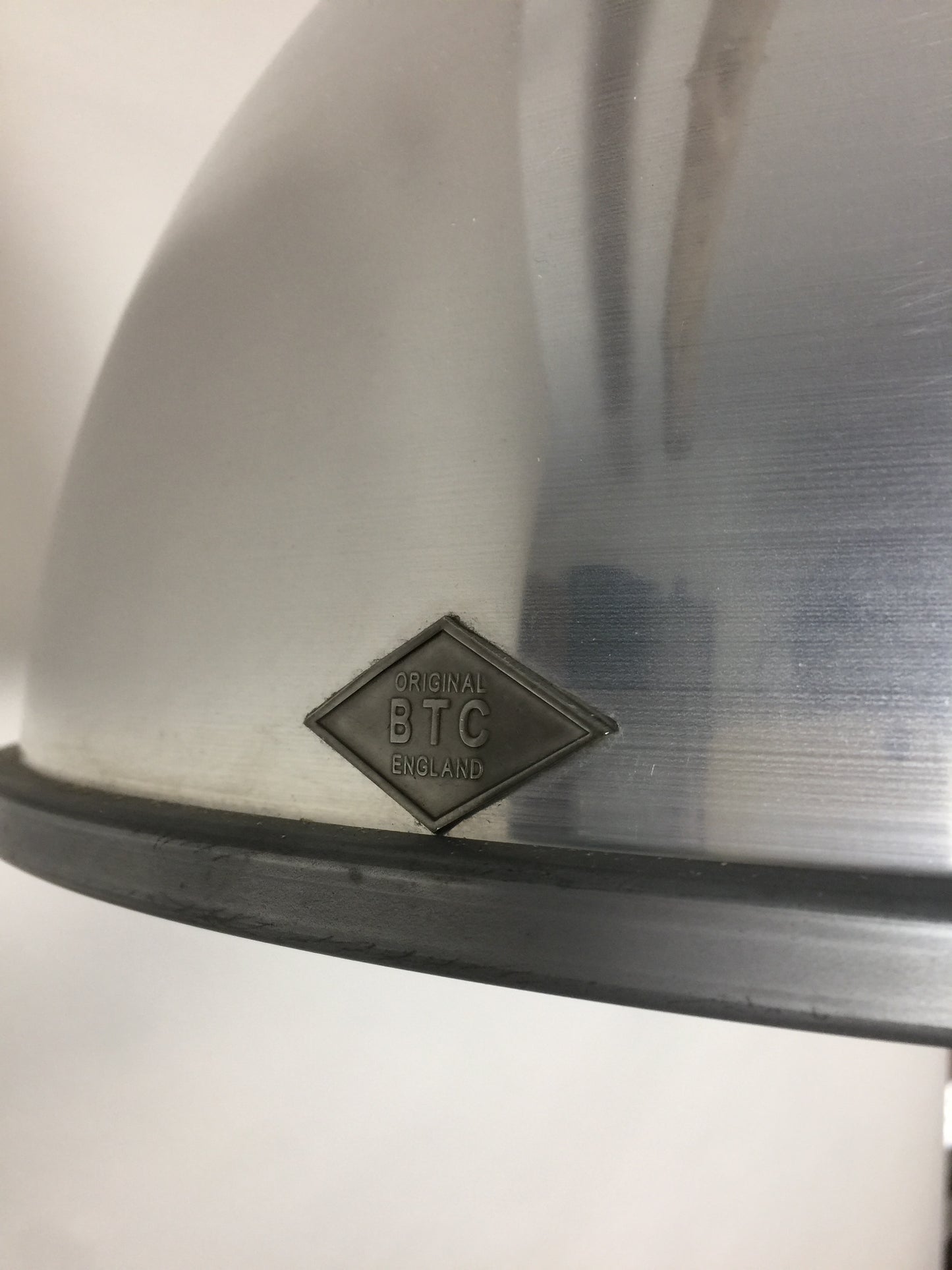 Original BTC lampe - Titan med trådglas