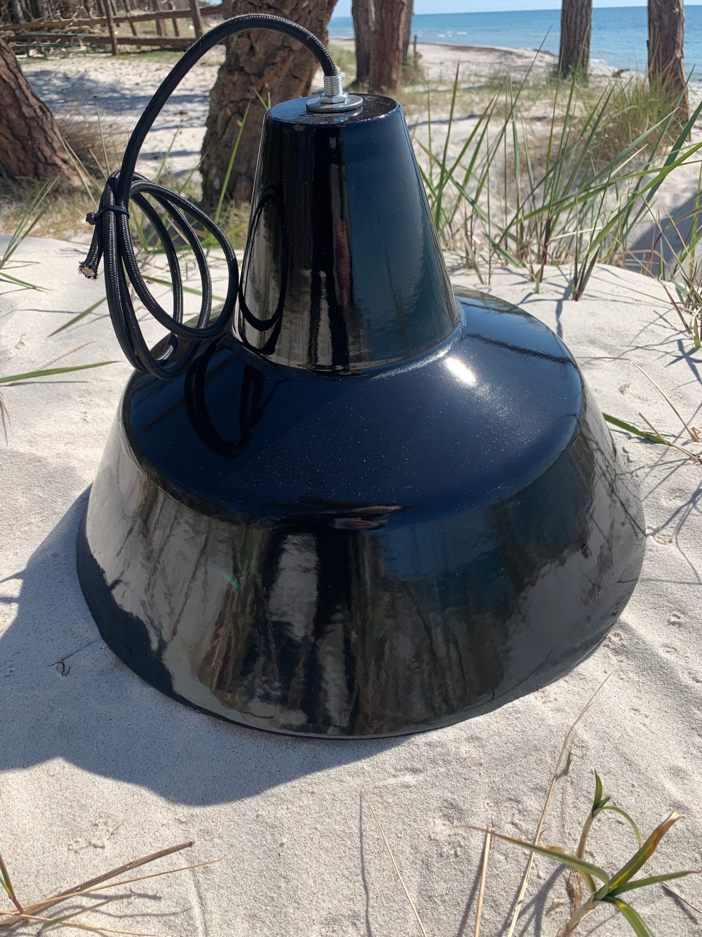 Værkstedslampe i emalje - Sort