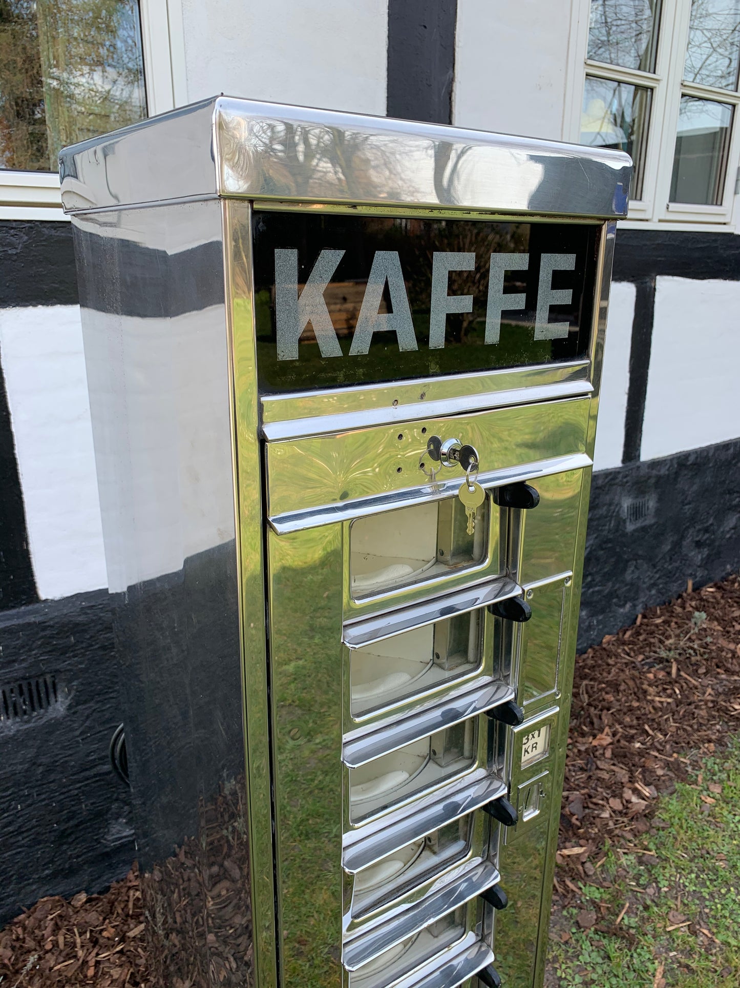 Fin og sjældent eksemplar af Wittenborg automat med lys.