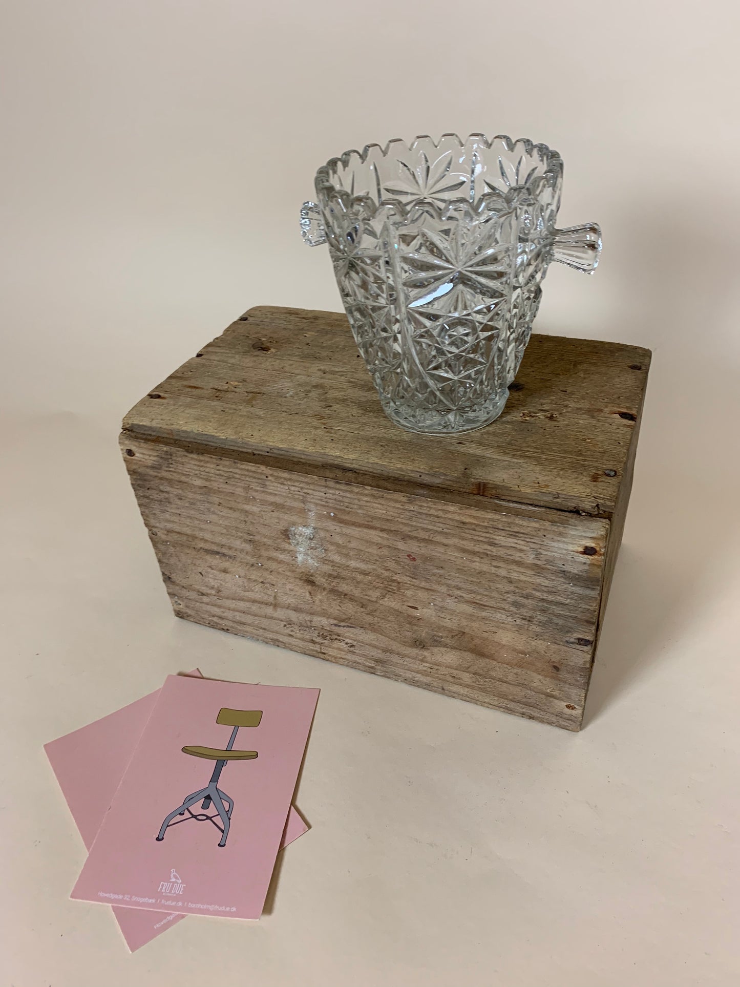 Glas isspand med ører