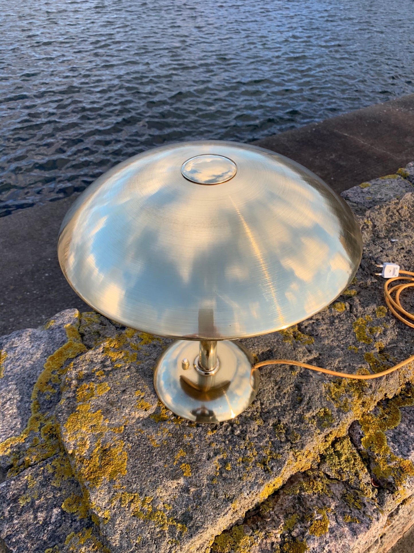 Egon Hillebrand i messing med svingarm