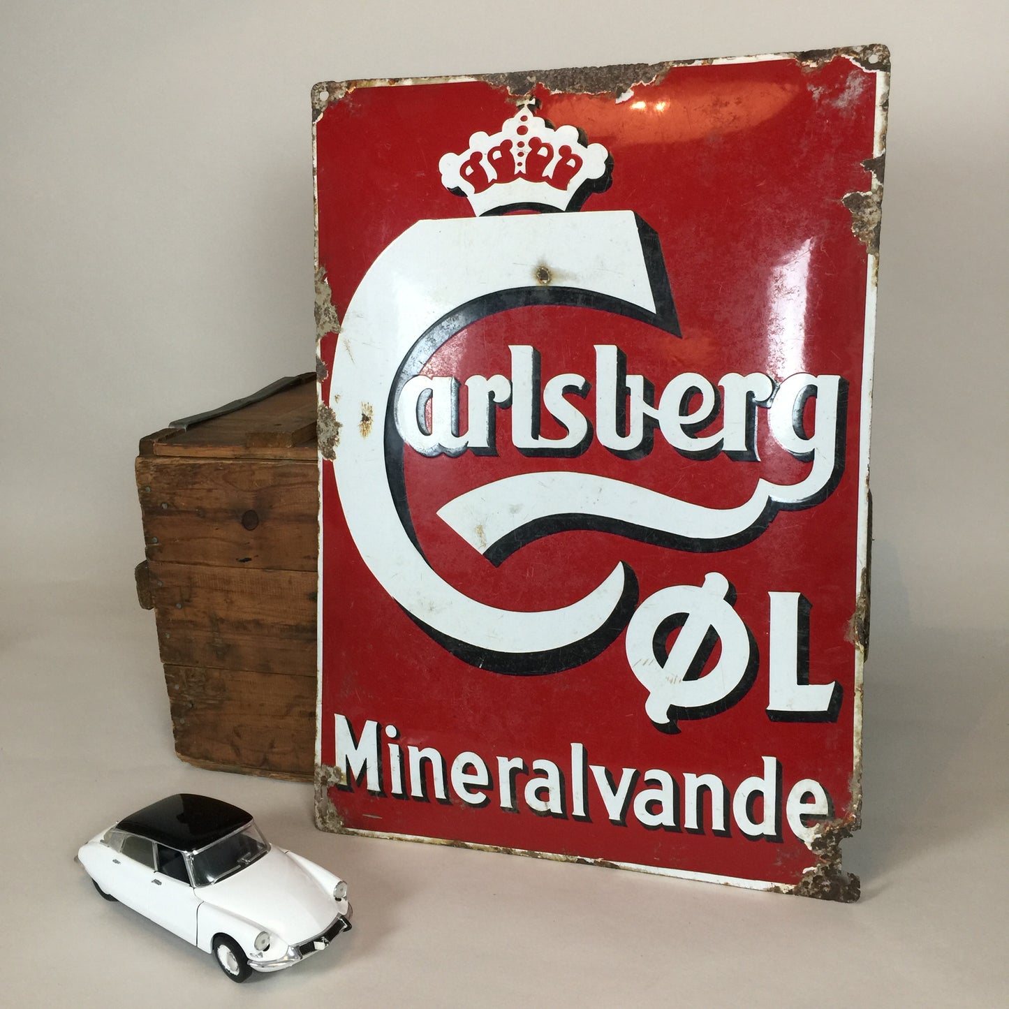 Gammelt og smukt patineret Carlsberg skilt