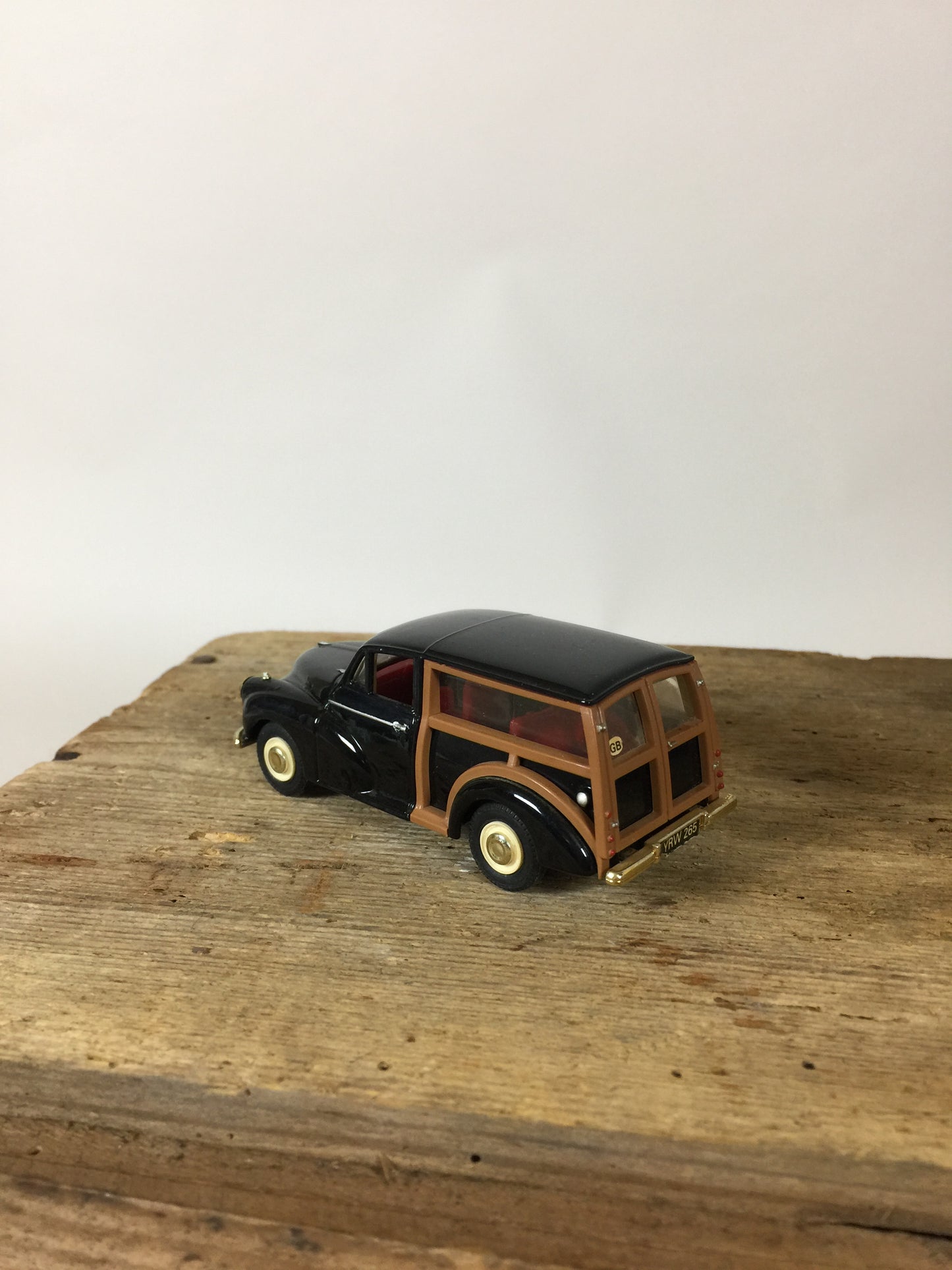 Fin Morris modelbil
