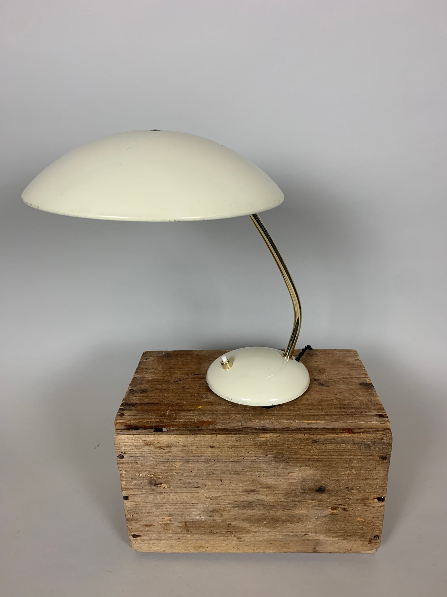 Kaiser Idell 6781 - Creme hvid