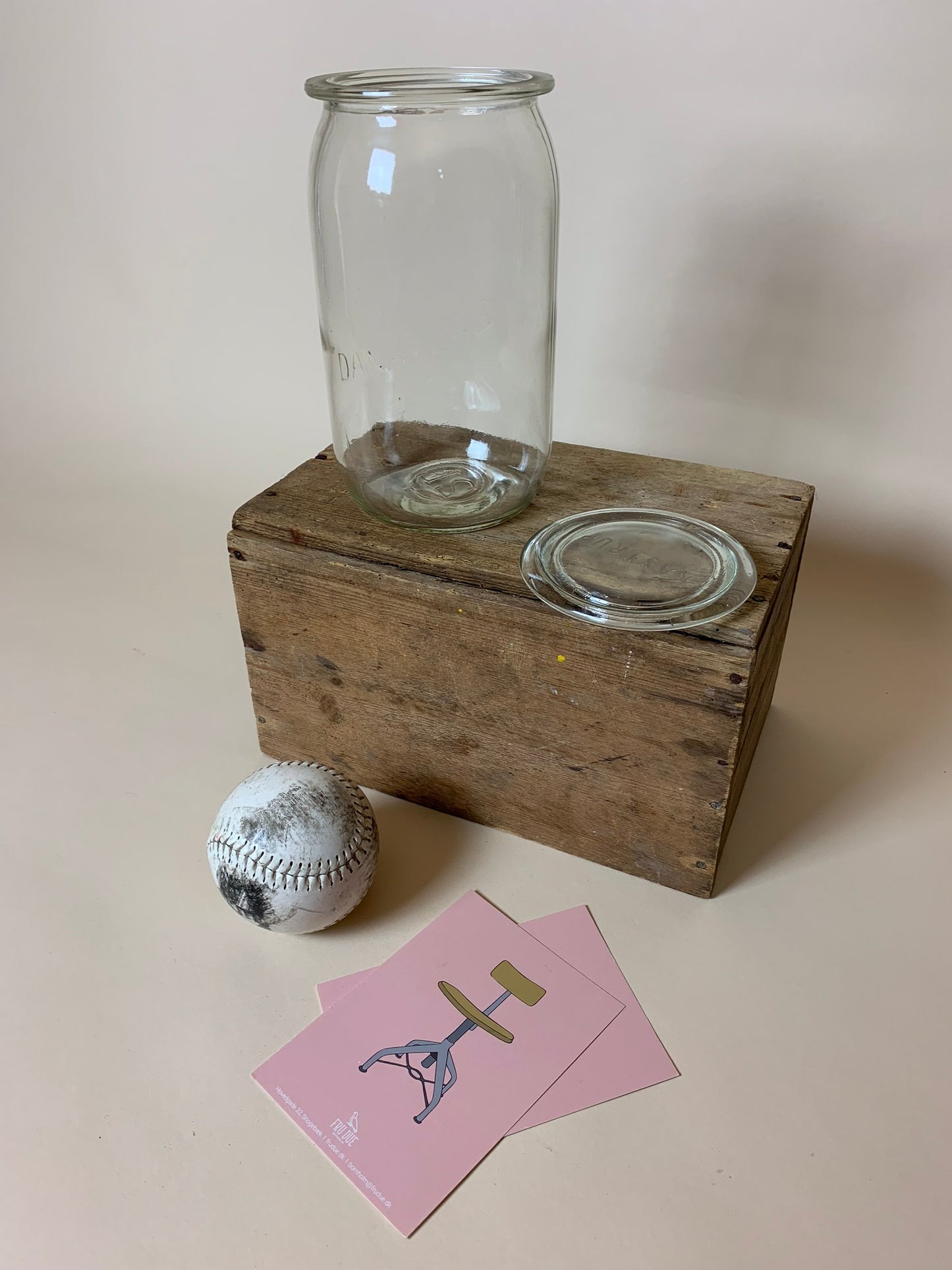 Stort henkogningsglas med låg