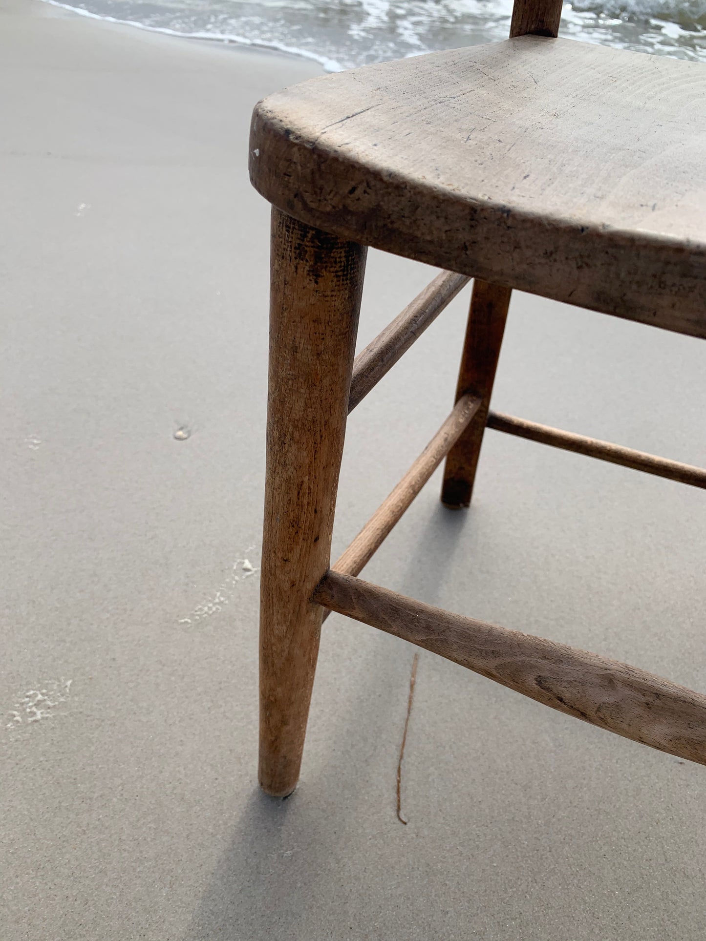 Børnestol med en sjældent set lækker patina