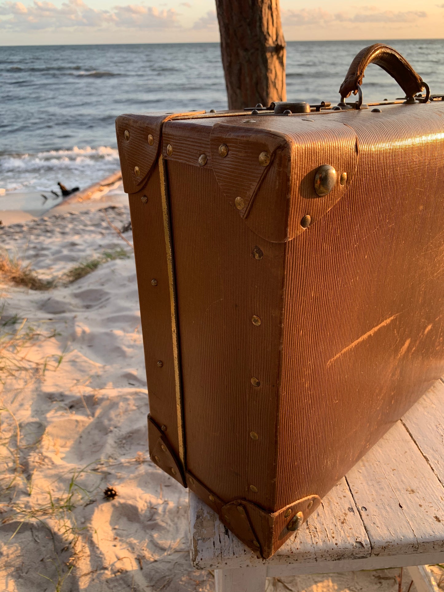 Kuffert med messingkant