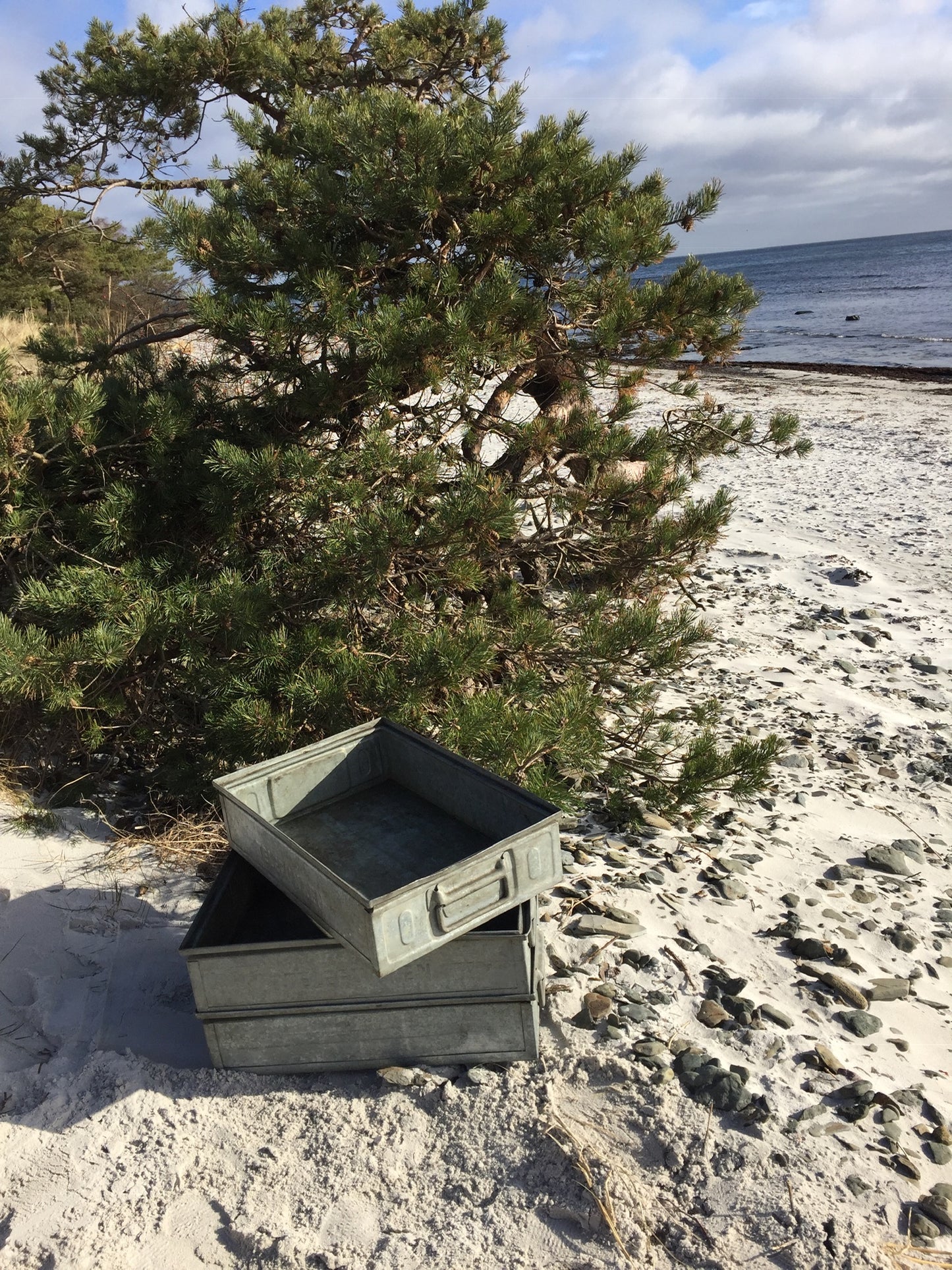 Stor rå metalkasse (Prisen er pr. stk.)
