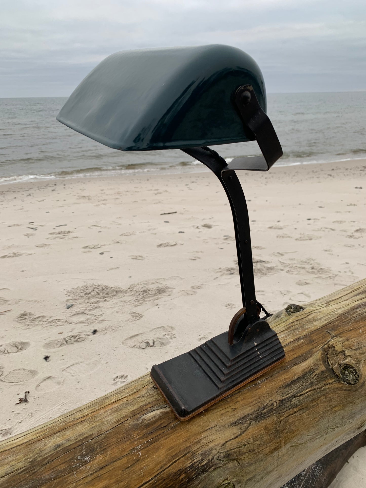 Notarlampe med emaljeskærm