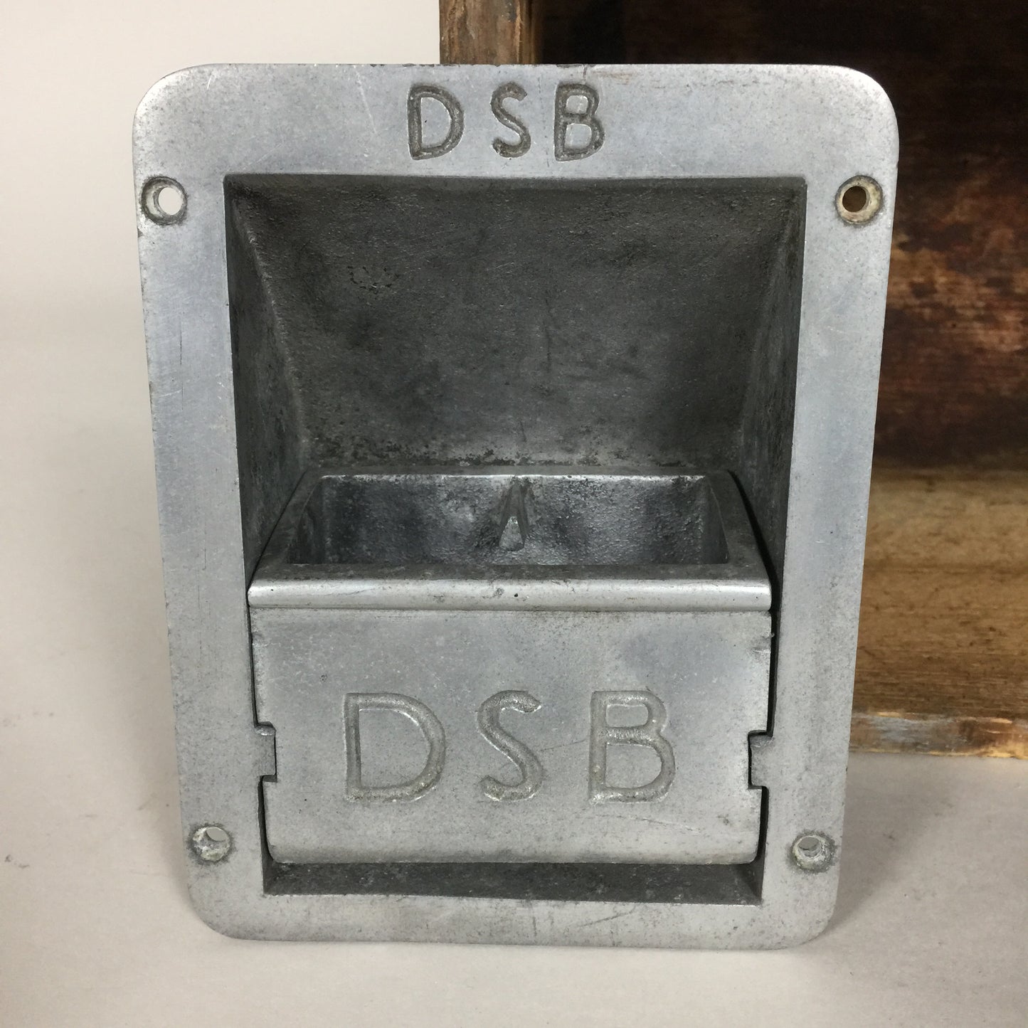 DSB askebæger i industrielt design