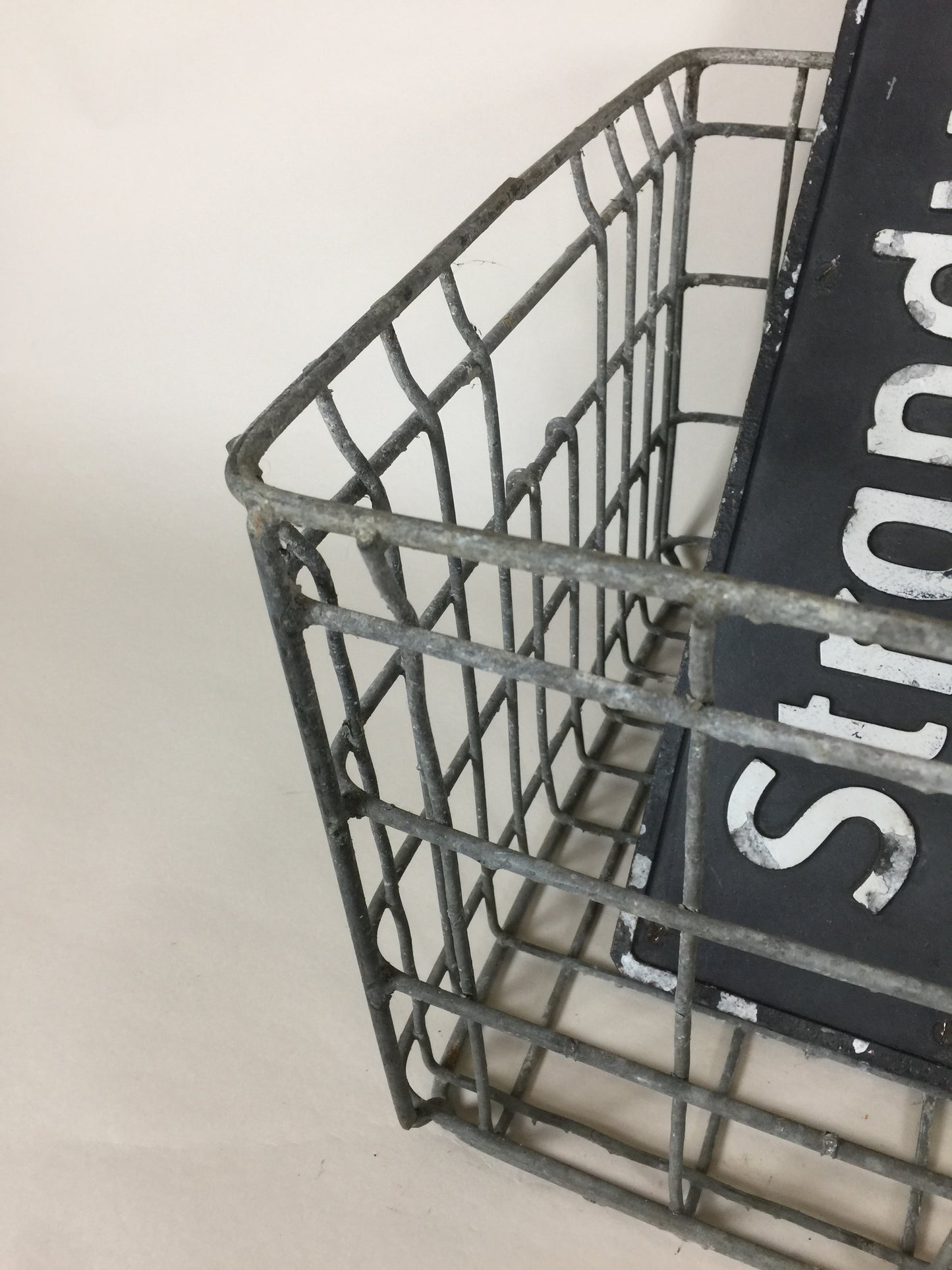 Skøn gammel trådkurv