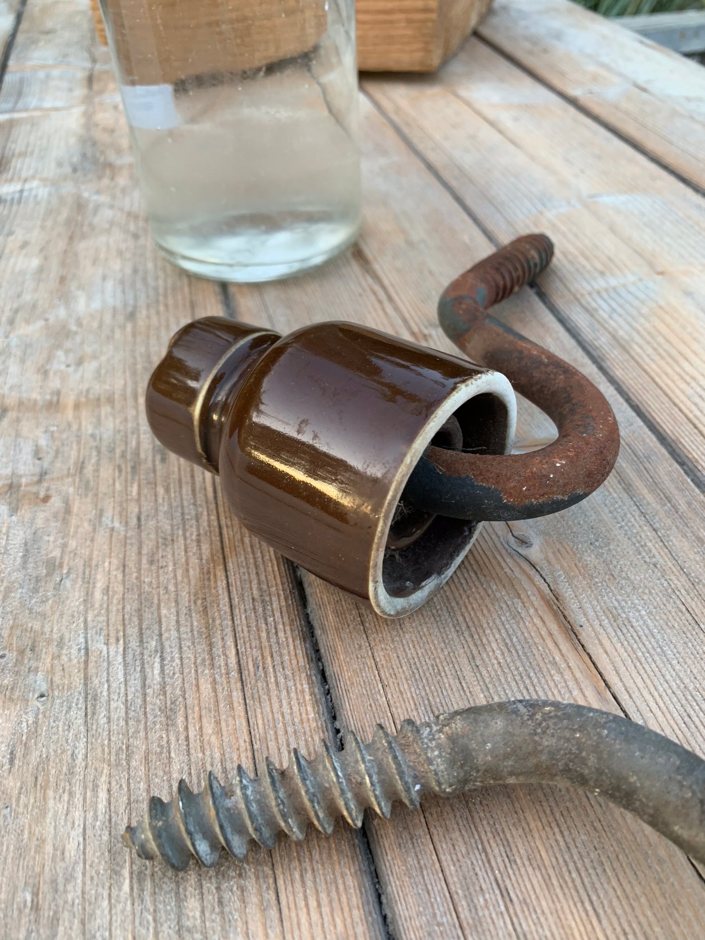 Gammel porcelænsklokke fra Sverige