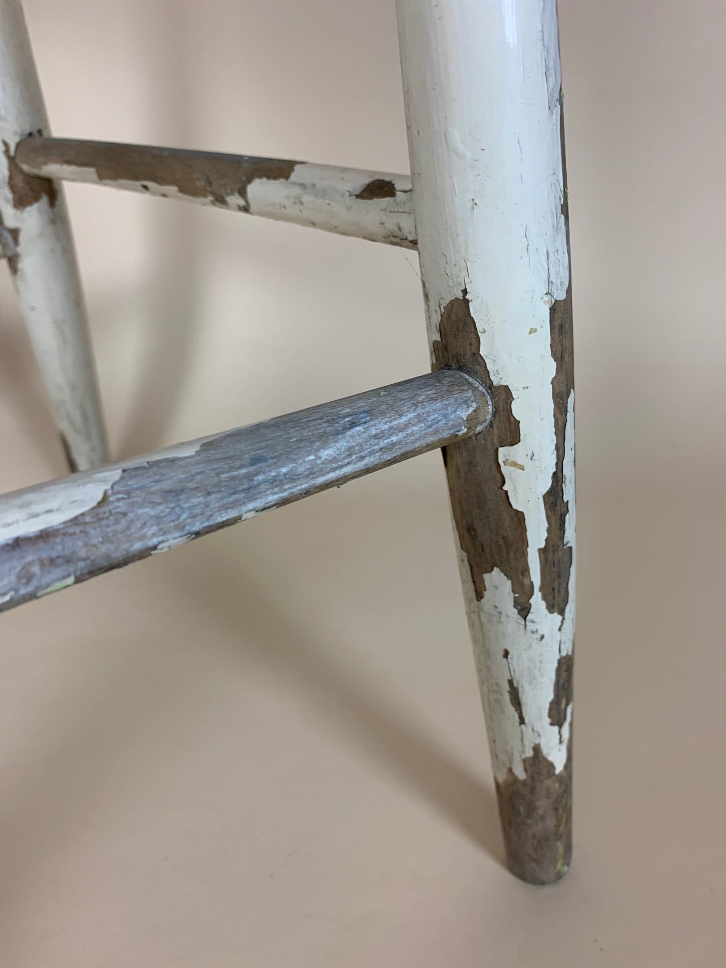 Taburet med masser af patina