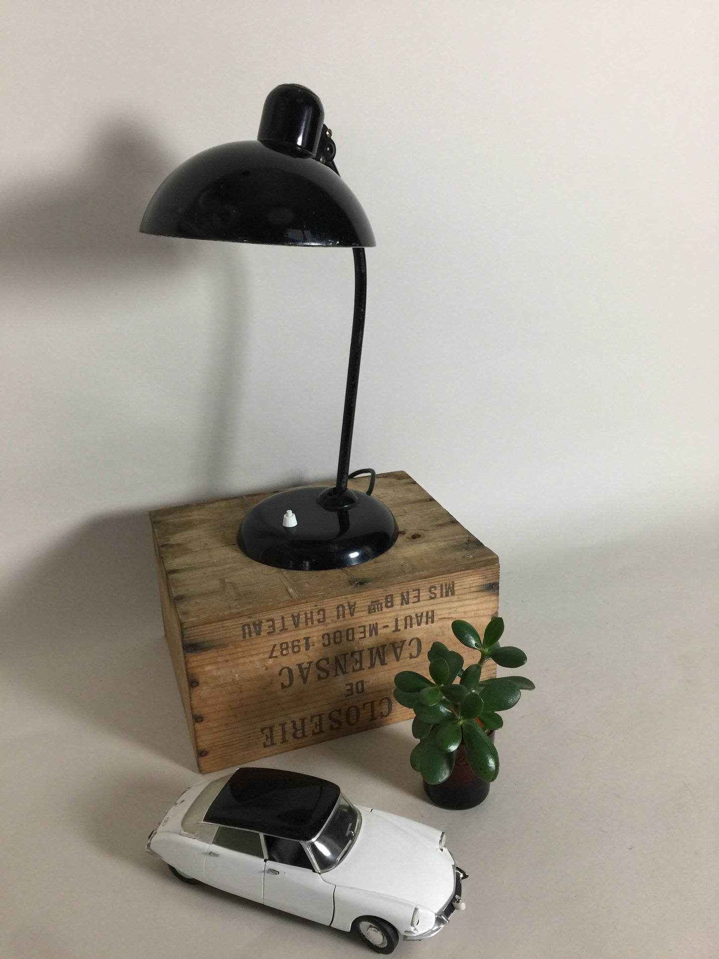 Kaiser Idell Bordlampe model 6556