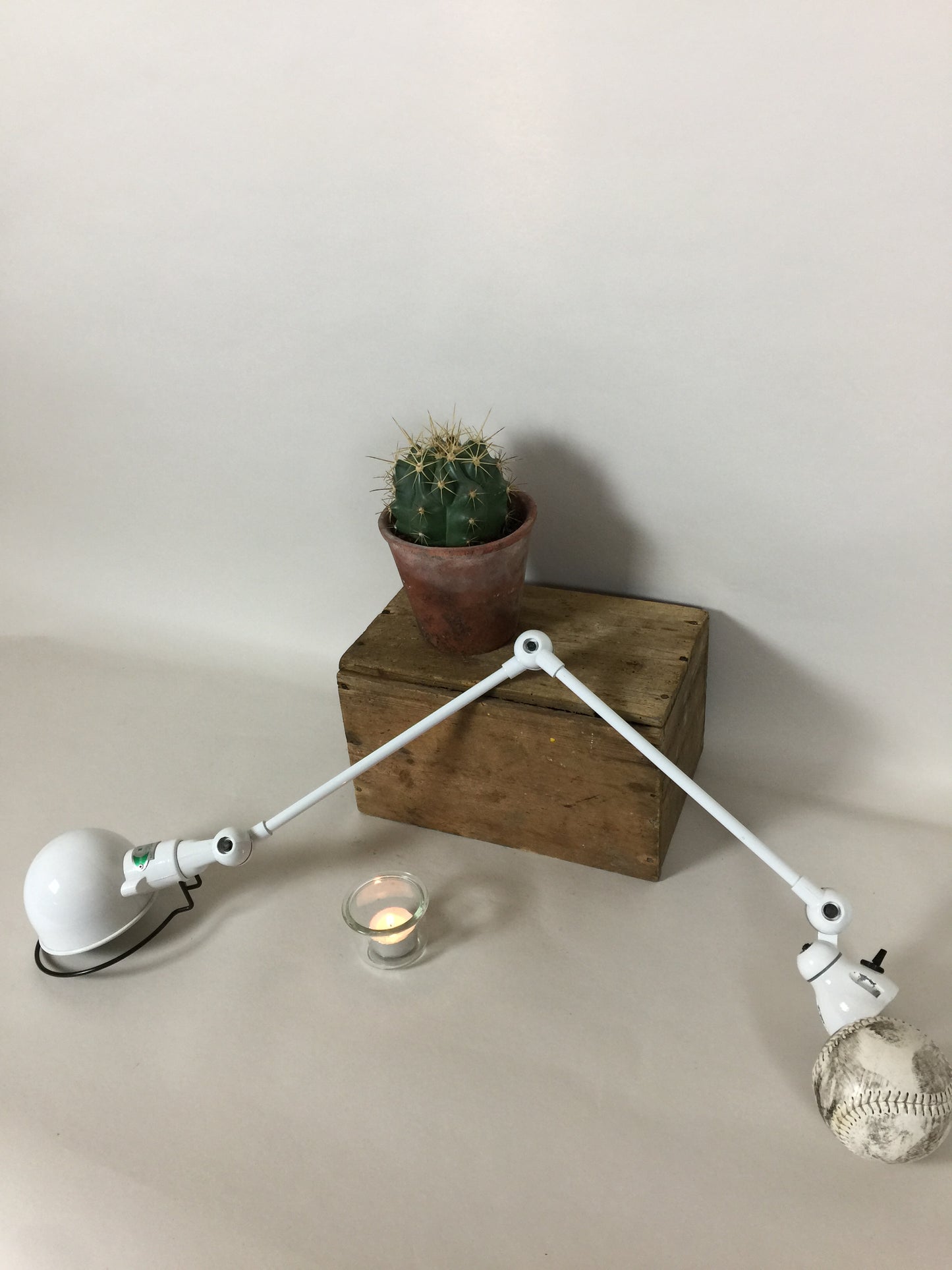 Fin lille Jieldé lampe i hvid med afbryder