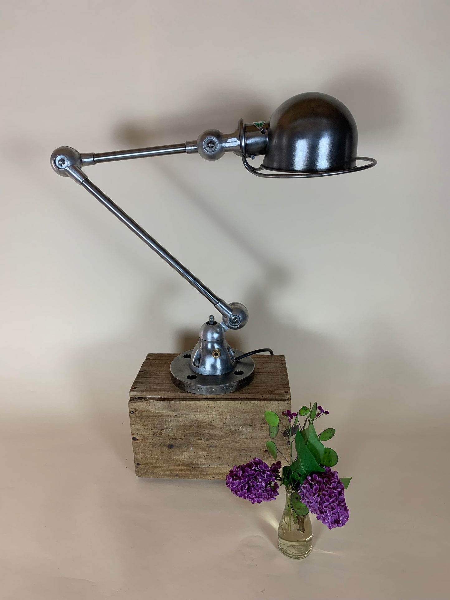 Jieldé lampe med 2 arme og flot fod
