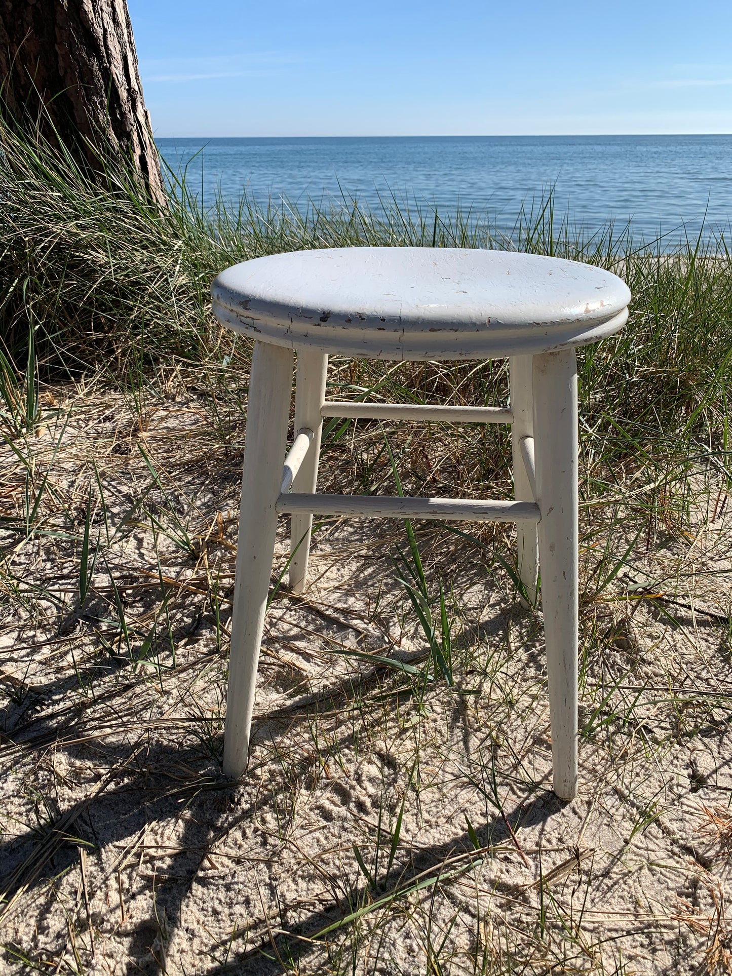 Skøn hvid taburet