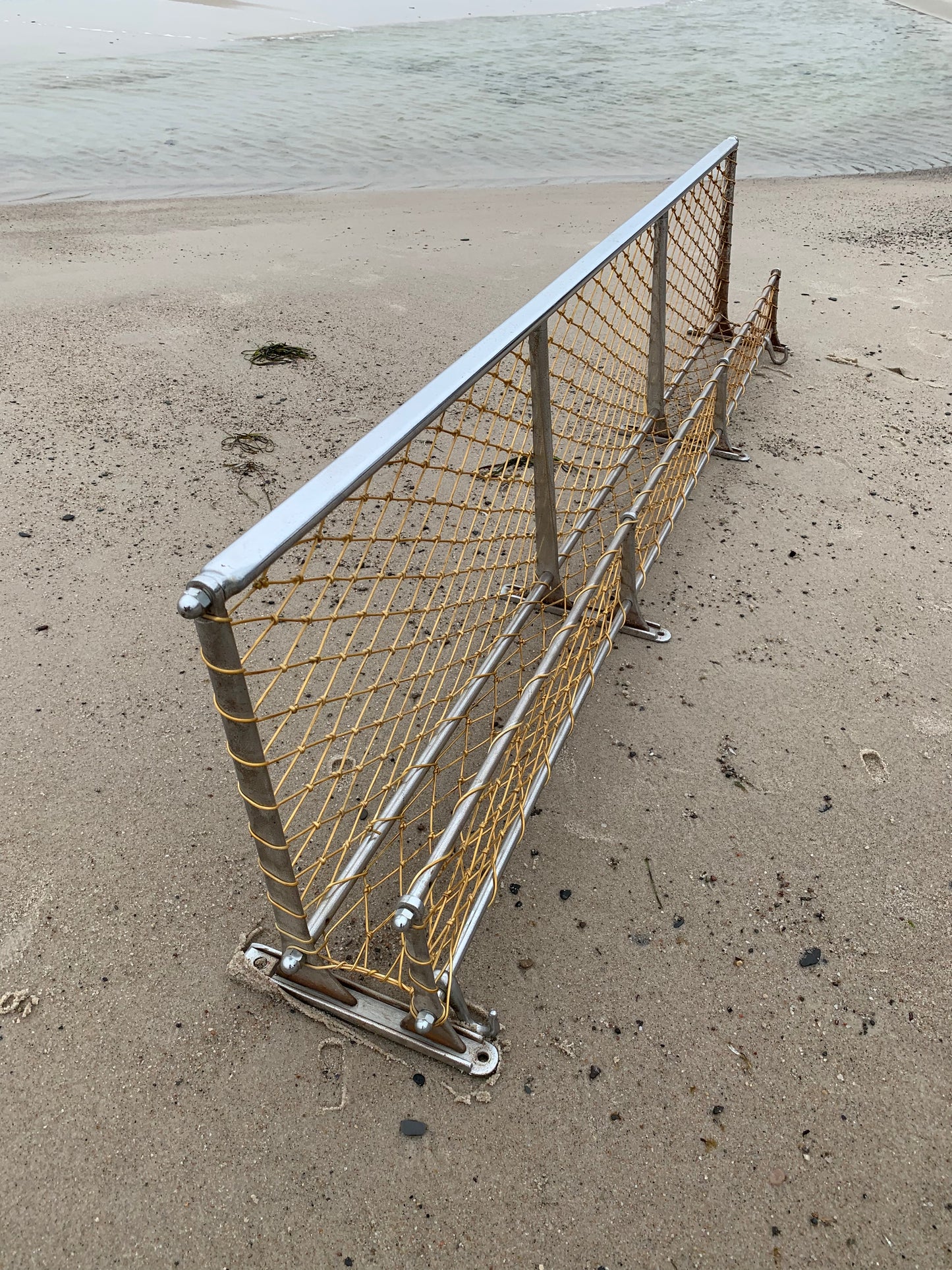 DSB hattehylde med net