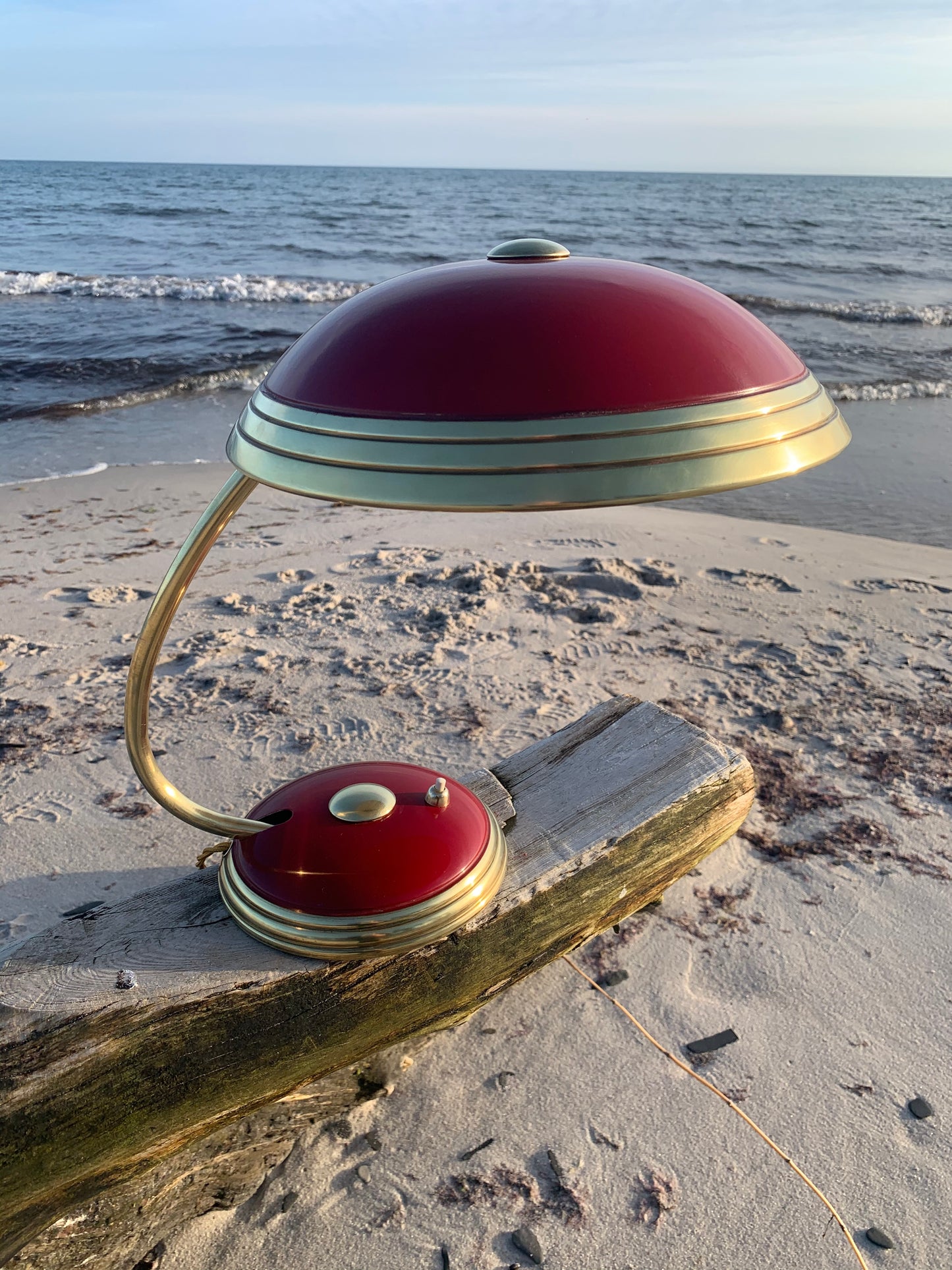 Helo bordlampe - Rød/messing