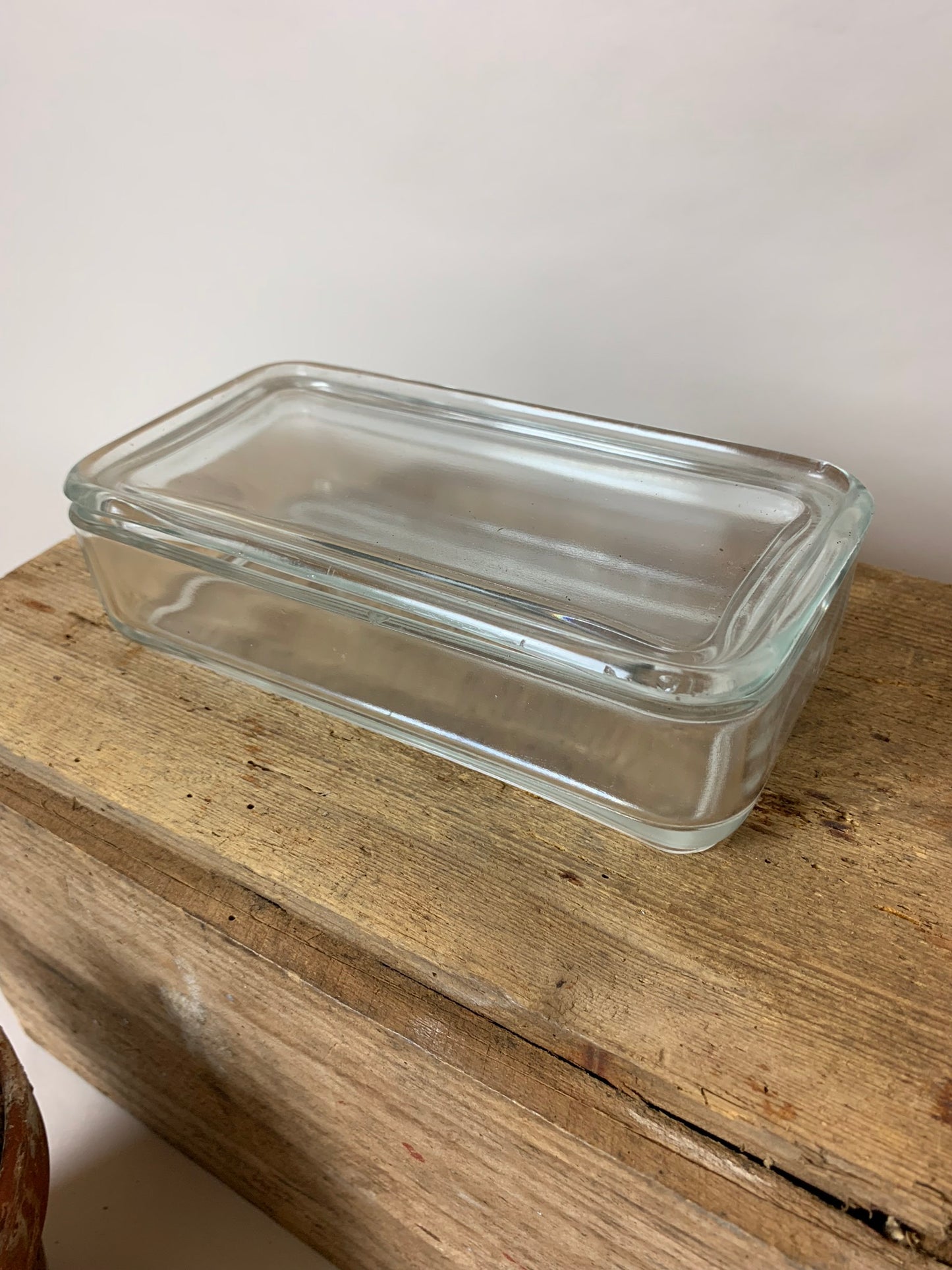 Glas med låg