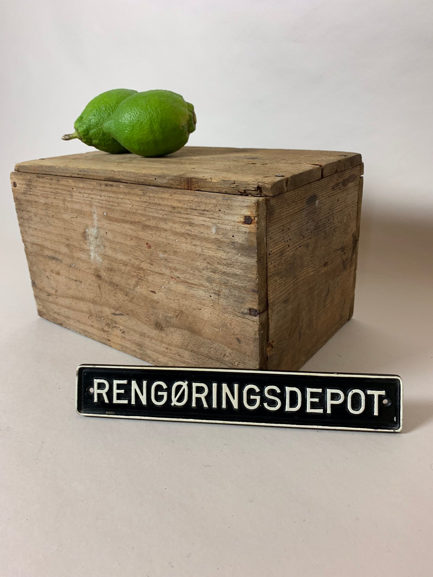 Sjovt gammelt skilt - rengøringsdepot