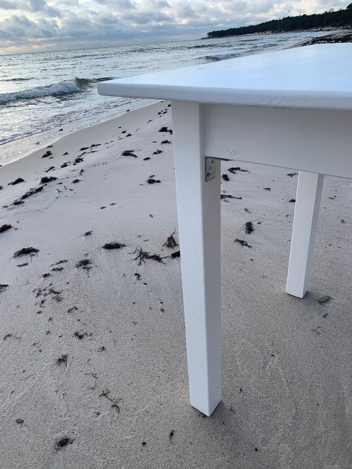 Bord med træskuffe