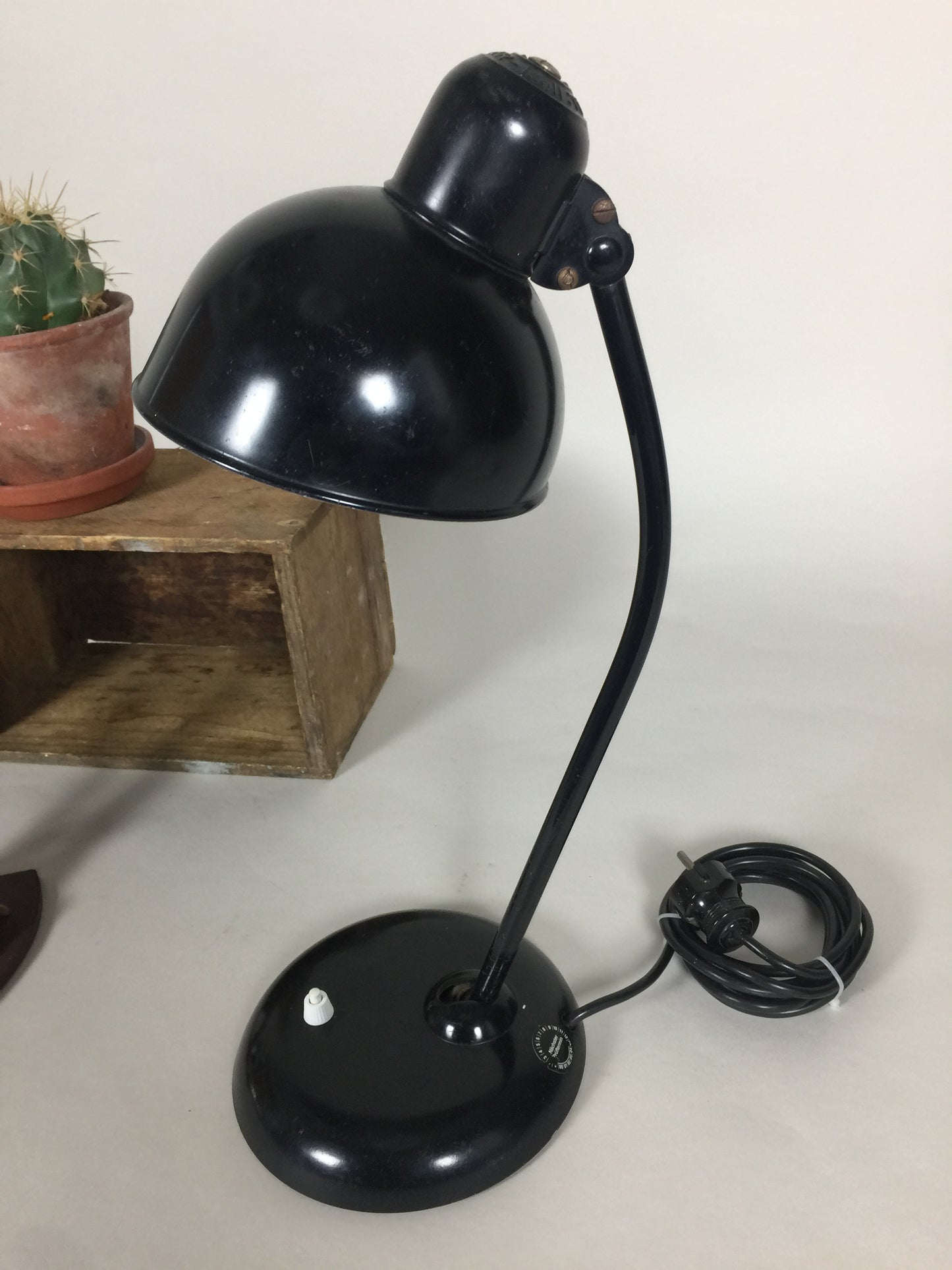 Kaiser Idell Bordlampe model 6551