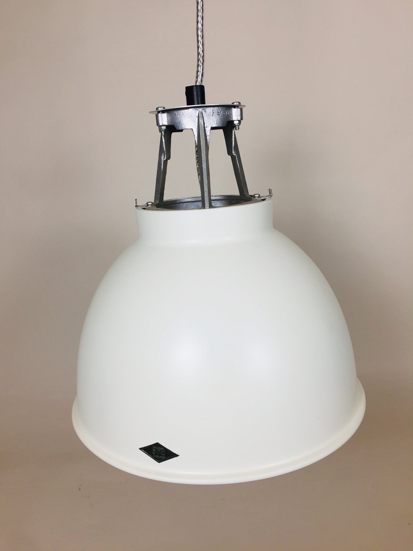 Btc lampe hvid med guld - Titan