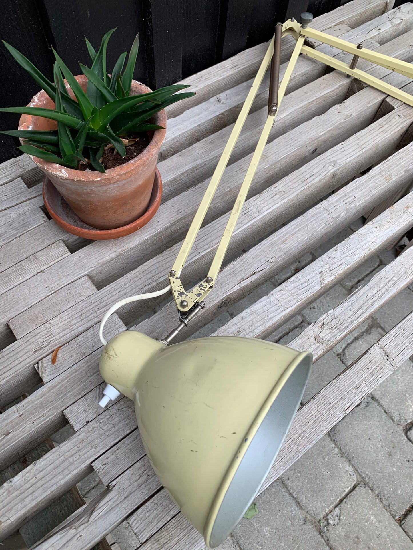 Smuk gammel Luxo lampe med sjove detaljer