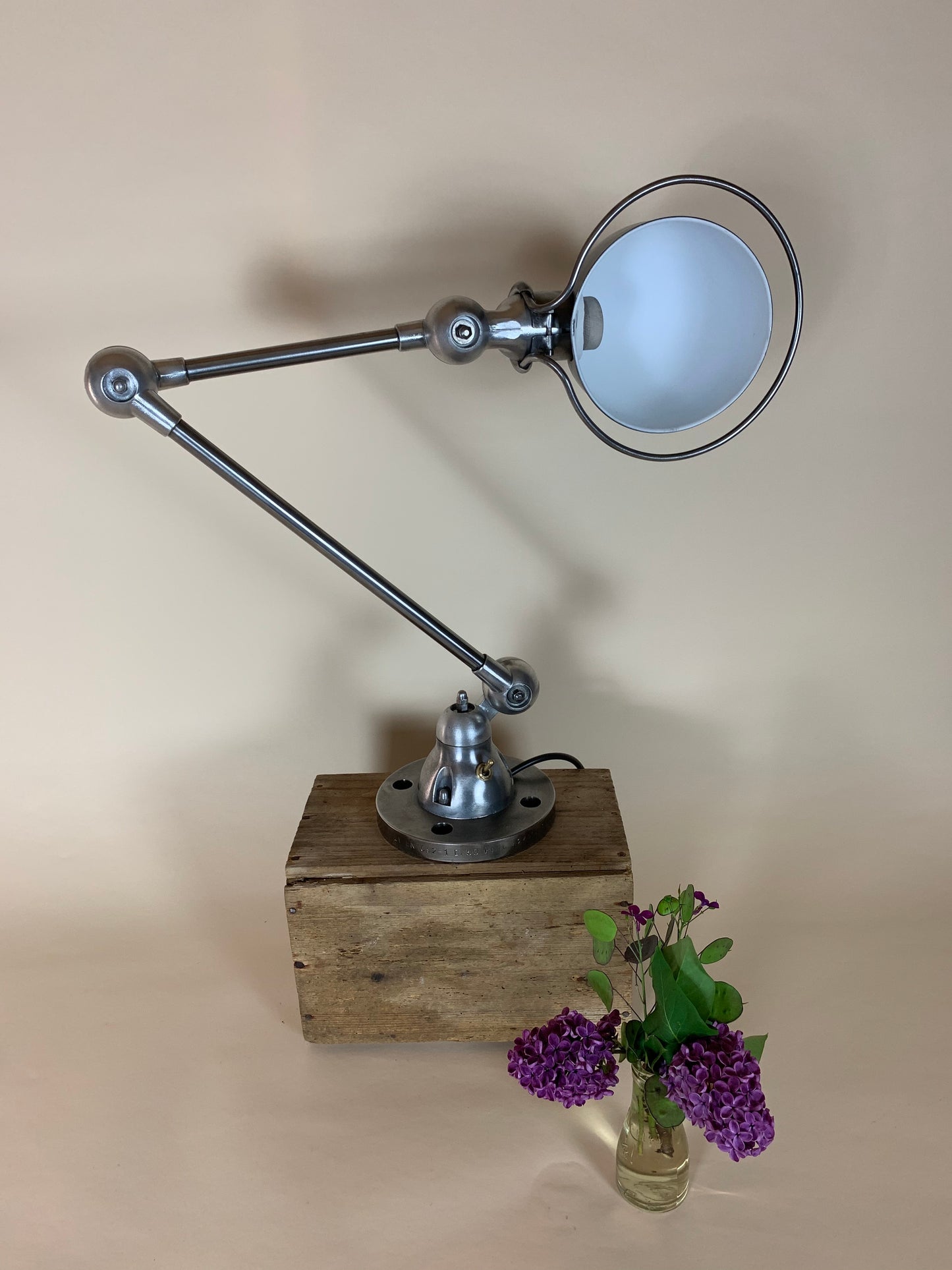 Jieldé lampe med 2 arme og flot fod