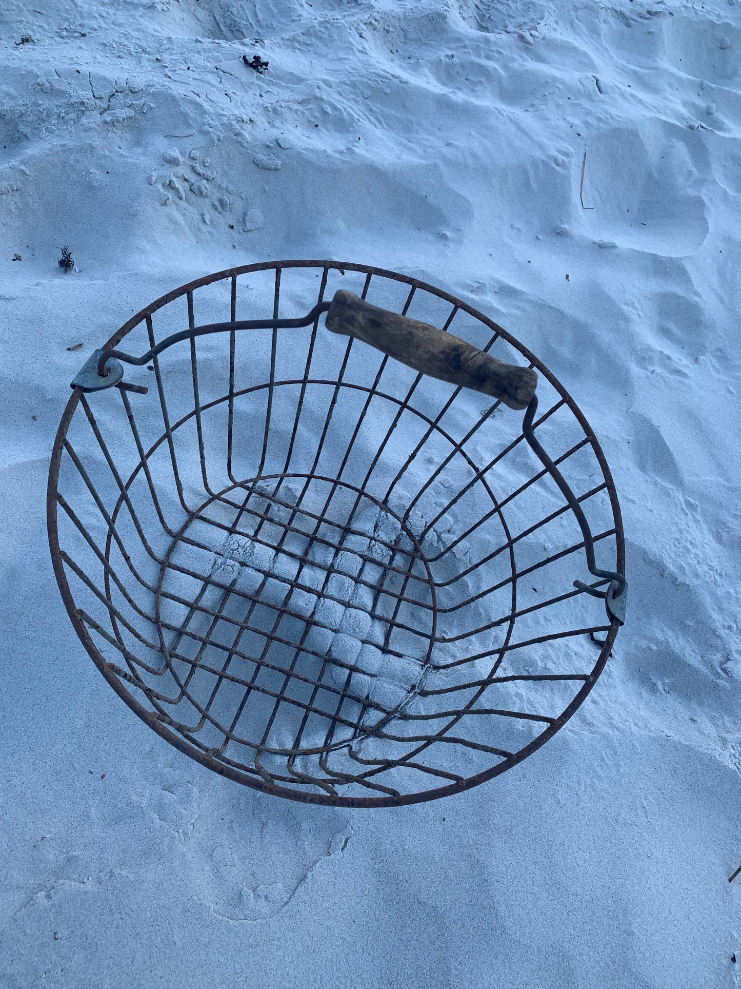 Trådkurv med hank