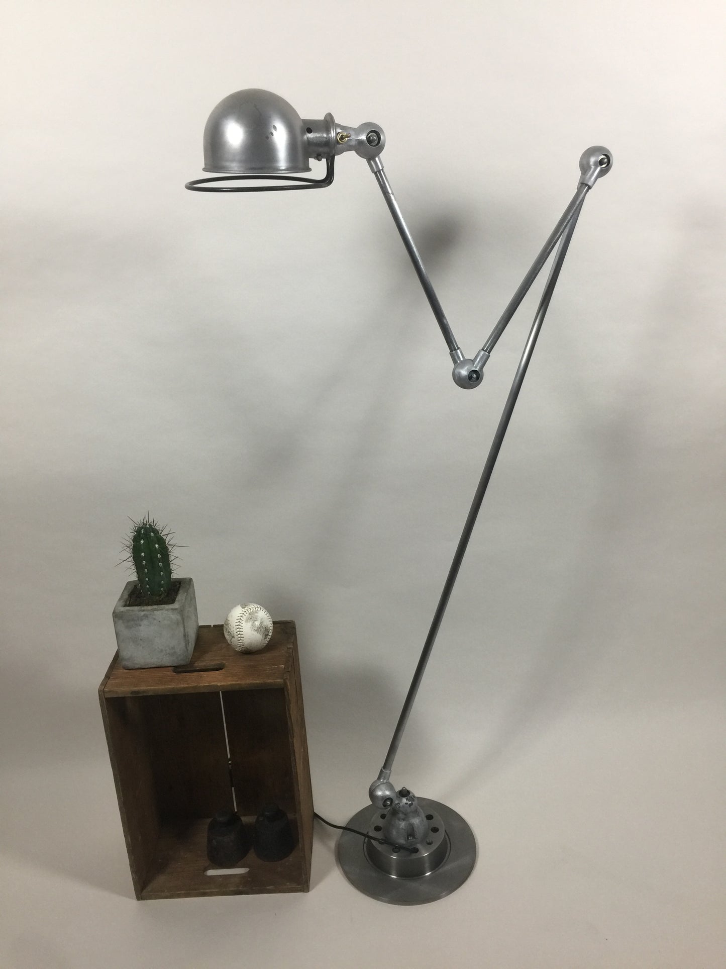 Jieldé gulvlampe i unik udgave med 3 arme og tænd/sluk kontakt