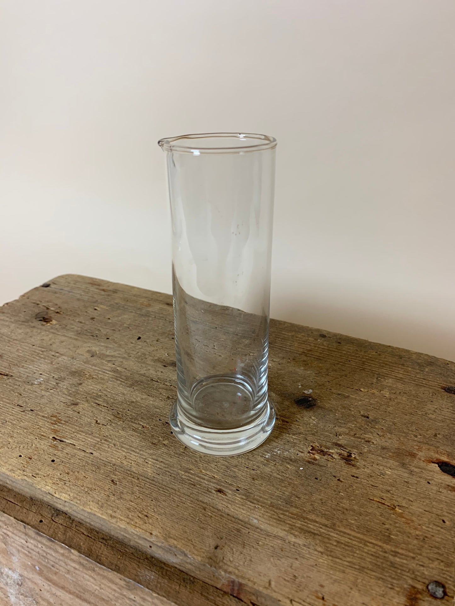 Laboratorieglas med rund fod