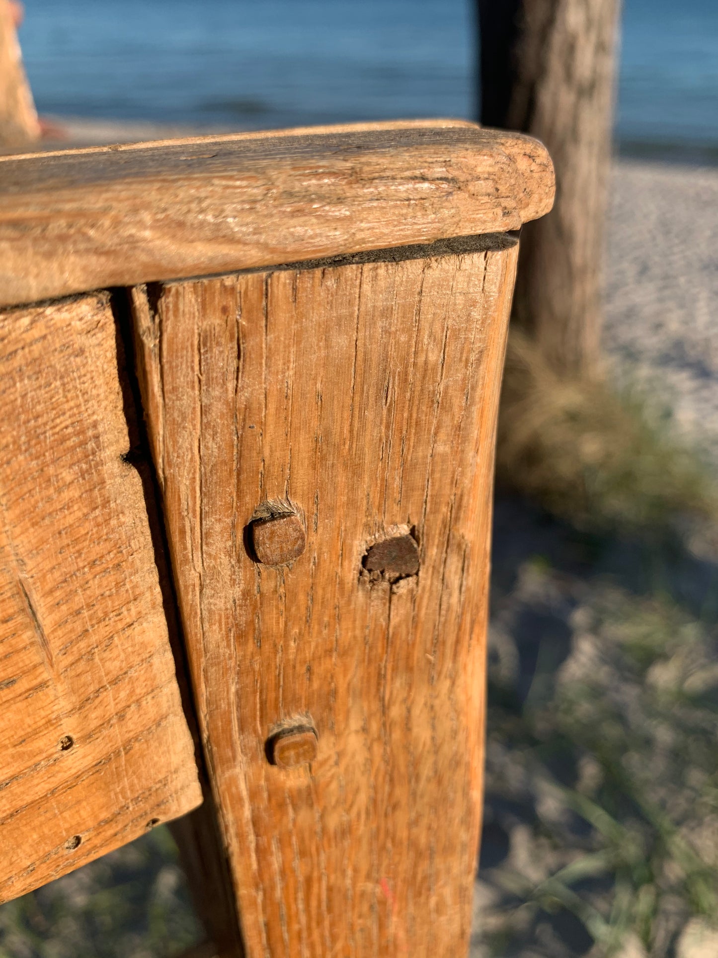 Gammel træstol med patina