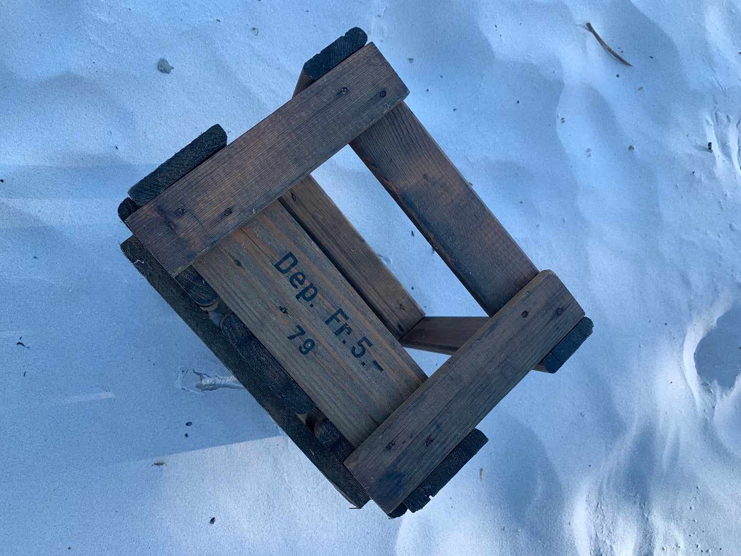 Fin og dekorativ trækasse fra 1970’erne