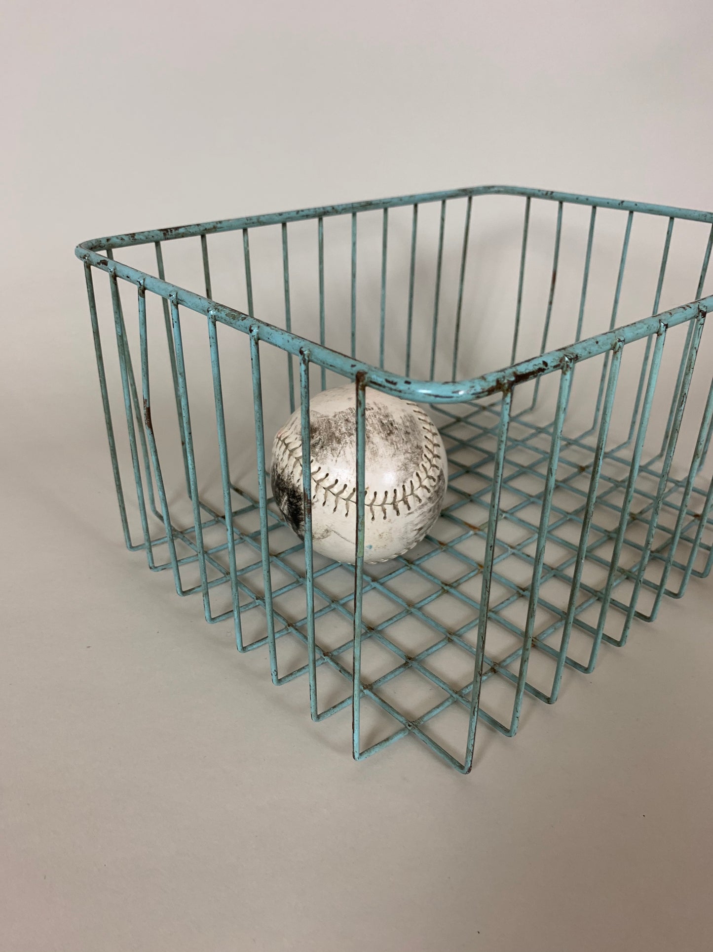 Trådkurv med masser af patina