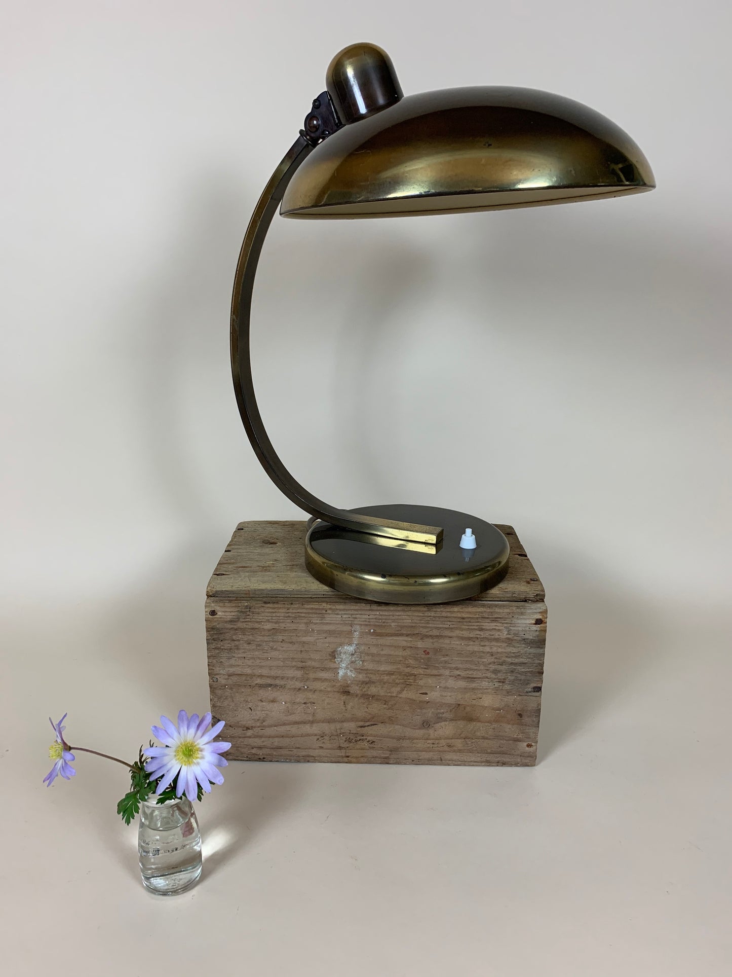 Christian Dell 6750 bordlampe i mørkpoleret messing