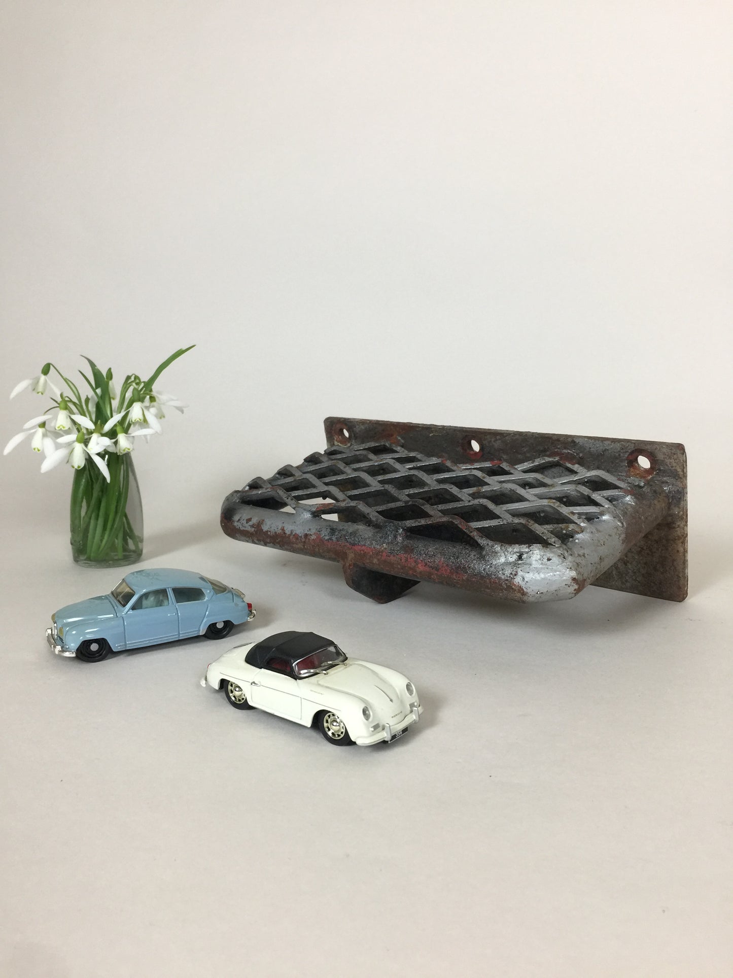 Rå og skøn lille hylde (afhængig af øjnene der ser)