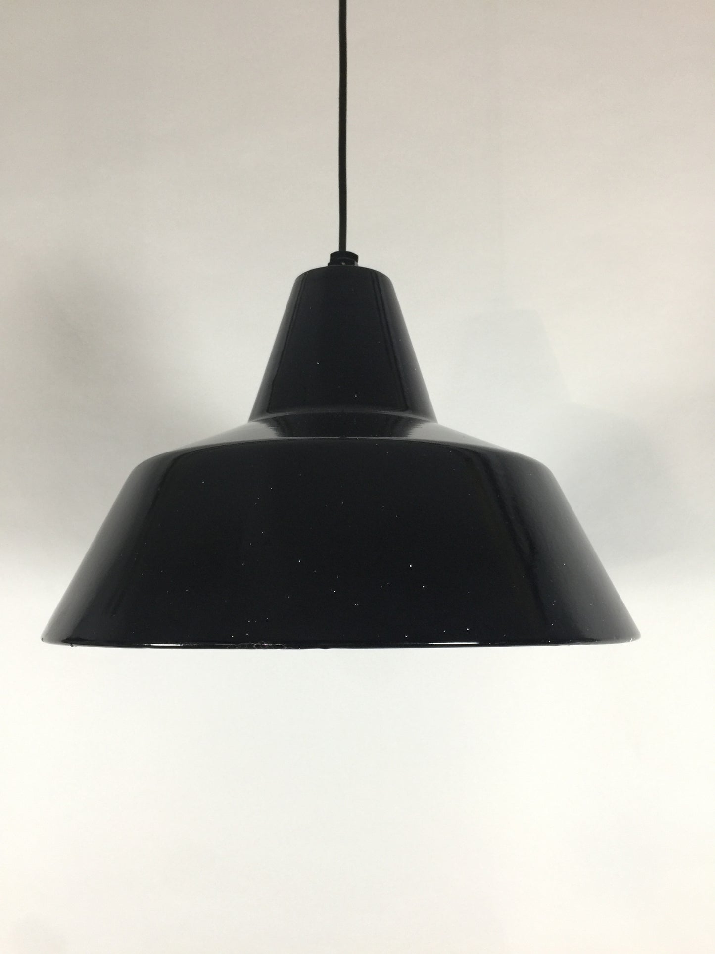 Fin og klassisk værkstedslampe